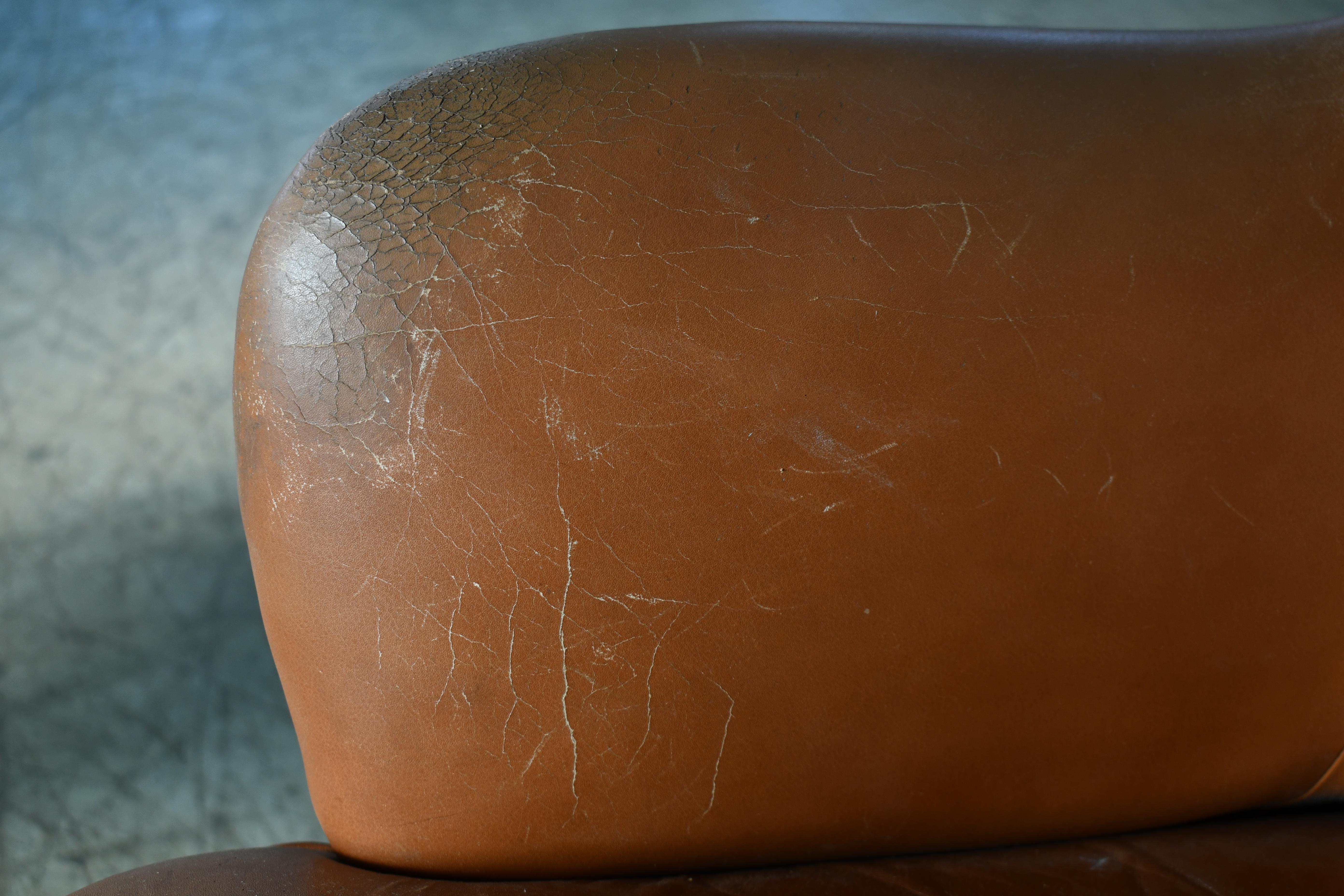 Peter Hvidt & Orla Mølgaard-Nielsen Classic Danish Tufted Leather Lounge Chair For Sale 9