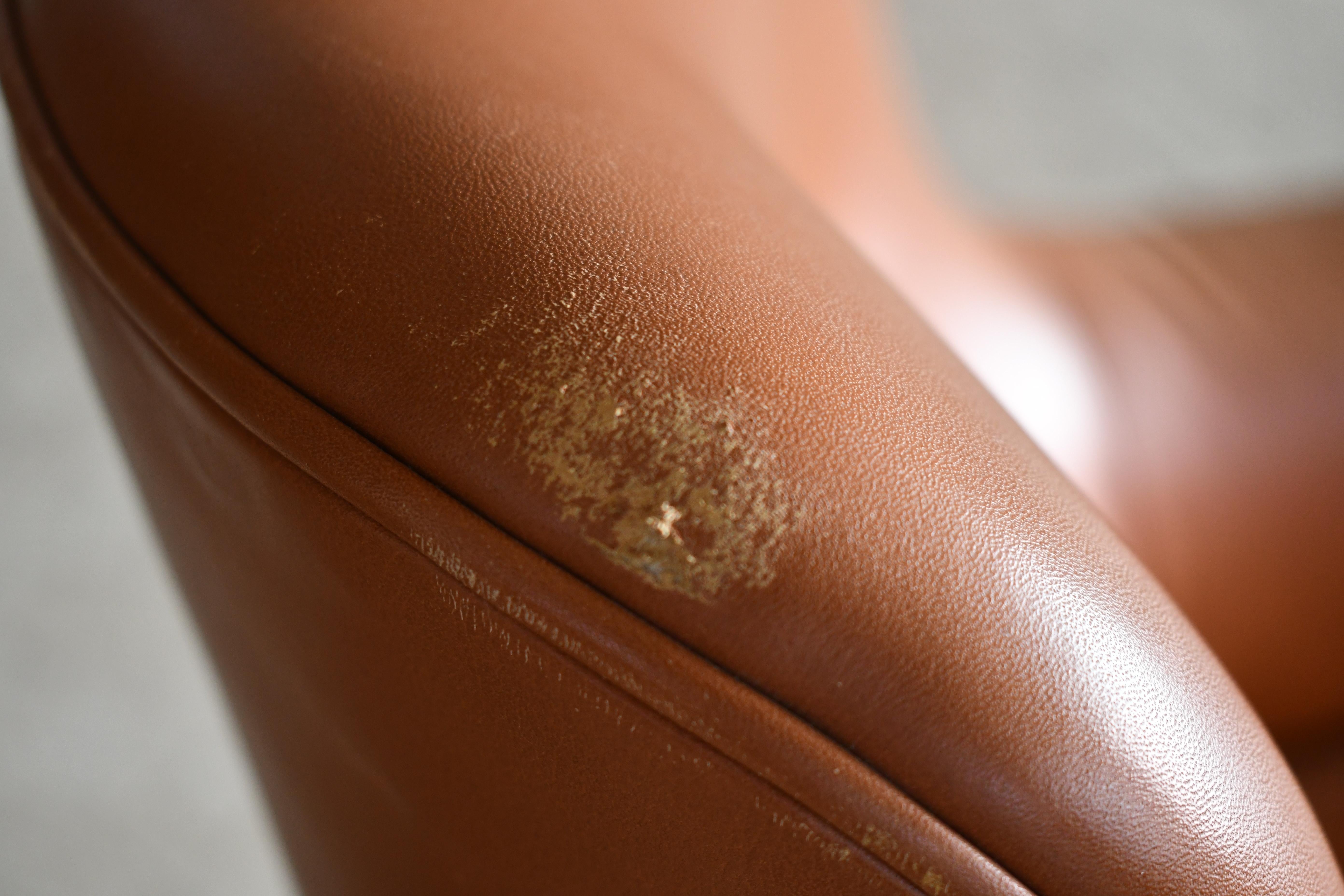 Peter Hvidt & Orla Mølgaard-Nielsen Classic Danish Tufted Leather Lounge Chair For Sale 10