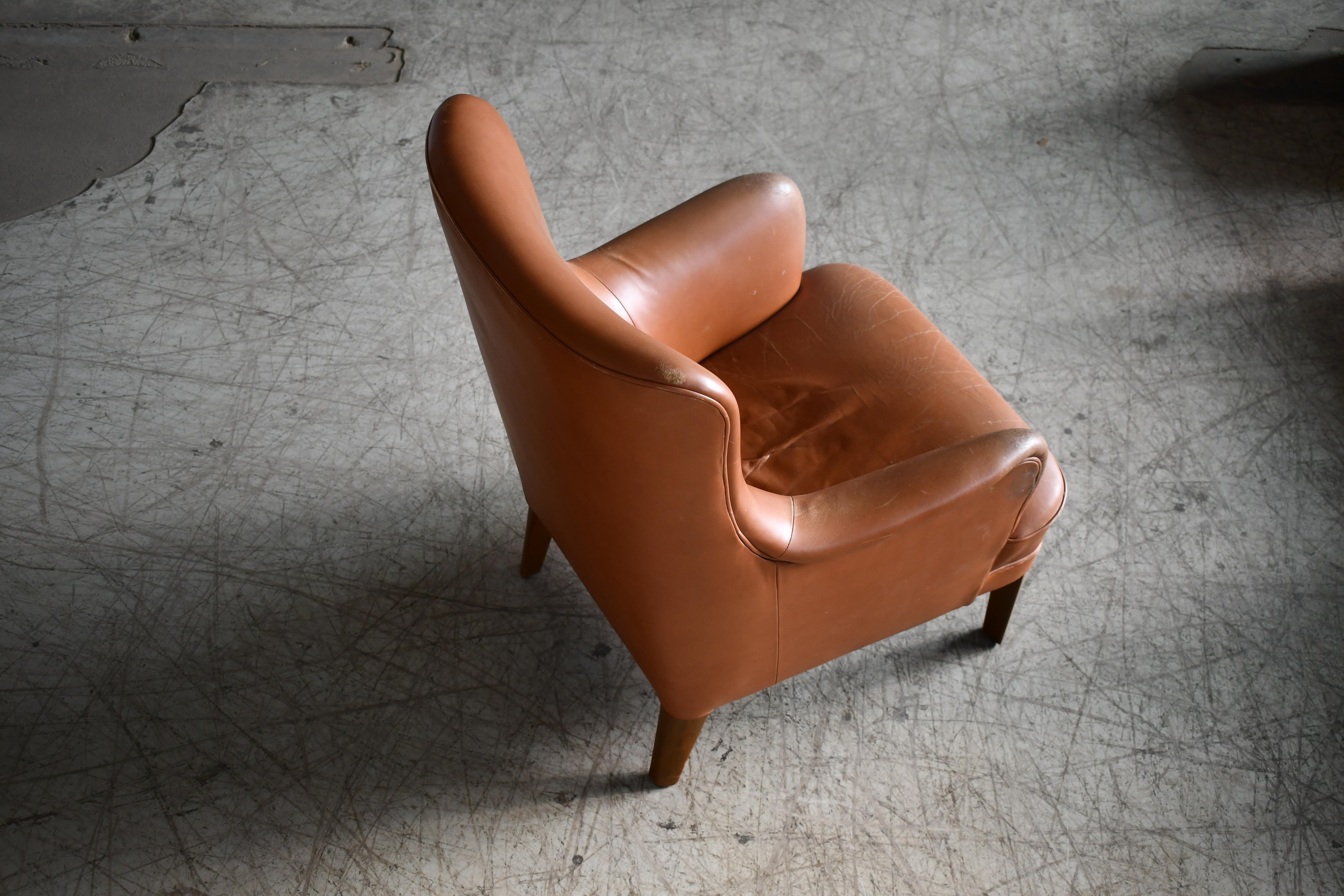 Peter Hvidt & Orla Mølgaard-Nielsen Classic Danish Tufted Leather Lounge Chair For Sale 4