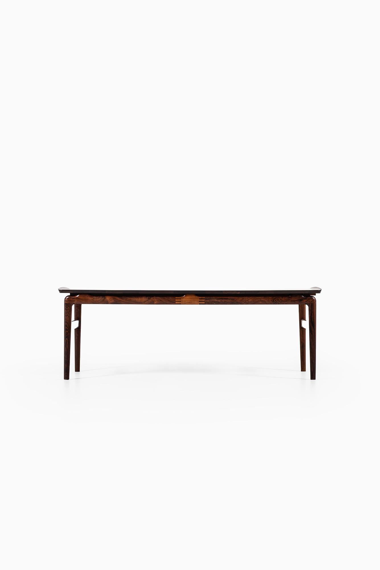Very rare and exceptional coffee table designed by Peter Hvidt & Orla Mølgaard-Nielsen. Produced by France & Son in Denmark.