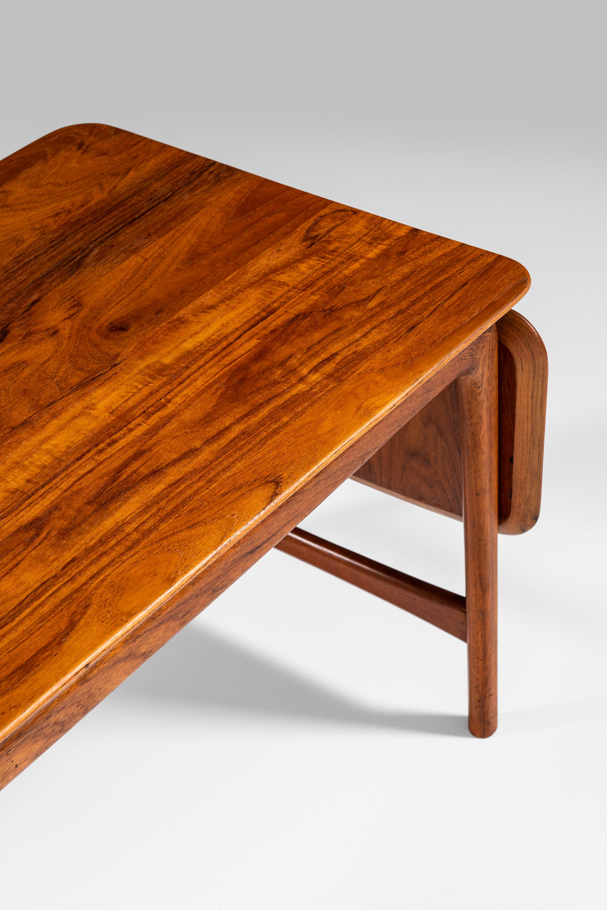 Peter Hvidt & Orla Mølgaard-Nielsen Coffee Table Model FD 15/54 in Teak For Sale 7