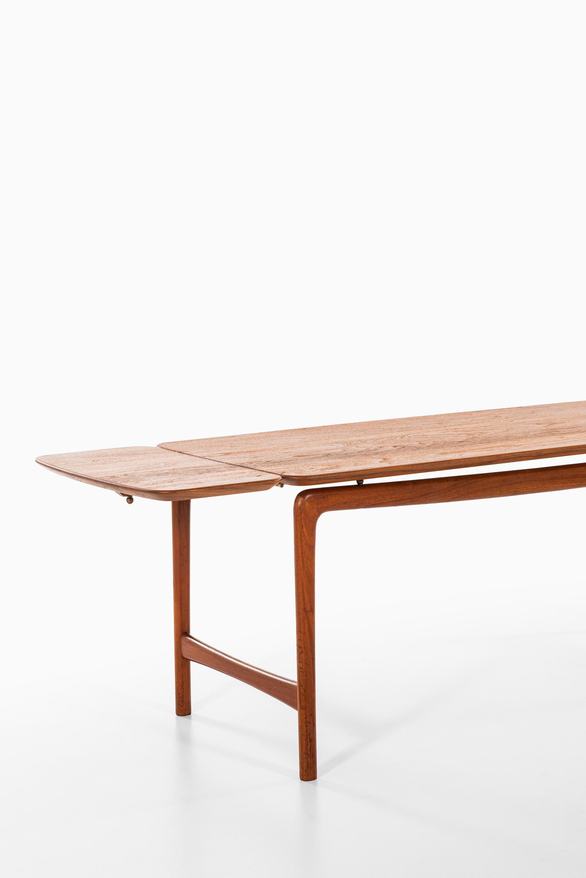 Peter Hvidt & Orla Mølgaard-Nielsen Coffee Table Model FD 15/54 in Teak For Sale 1