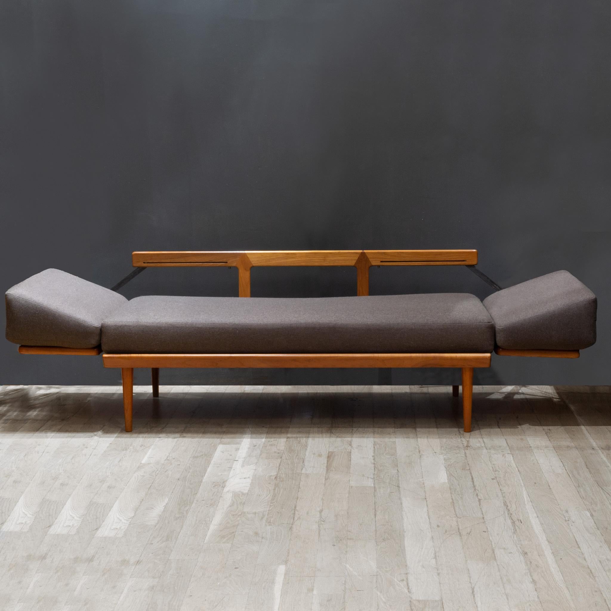 ABOUT

Mid-century Model FD 451 daybed with articulating armrests operated by two brass buttons on each side of the backrest. The daybed can be customized making it ideal for lounging, reading, or sleeping. When fully extended, the daybed measures