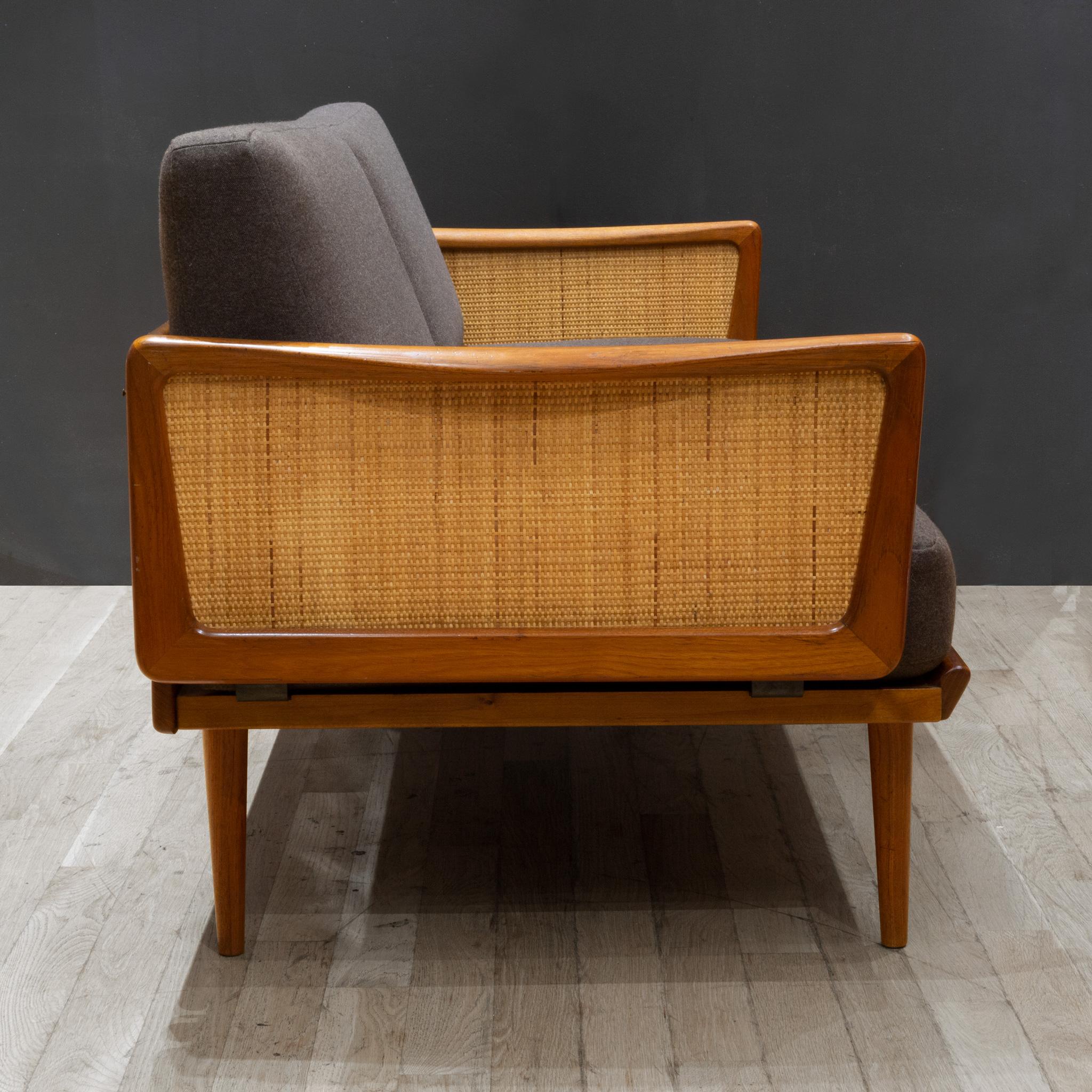 Peter Hvidt & Orla Mølgaard-Nielsen, FD 451 Daybed for France & Søn, circa 1960 In Good Condition In San Francisco, CA