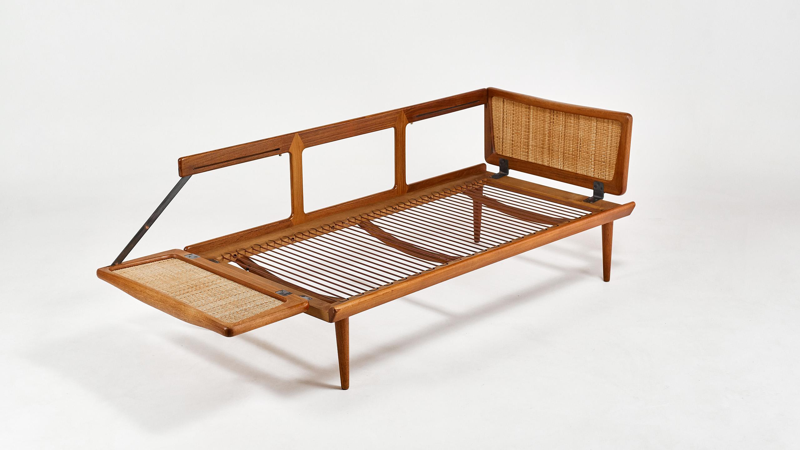 Peter Hvidt & Orla Mølgaard-Nielsen, FD 451 Daybed for France & Søn, circa 1960 4