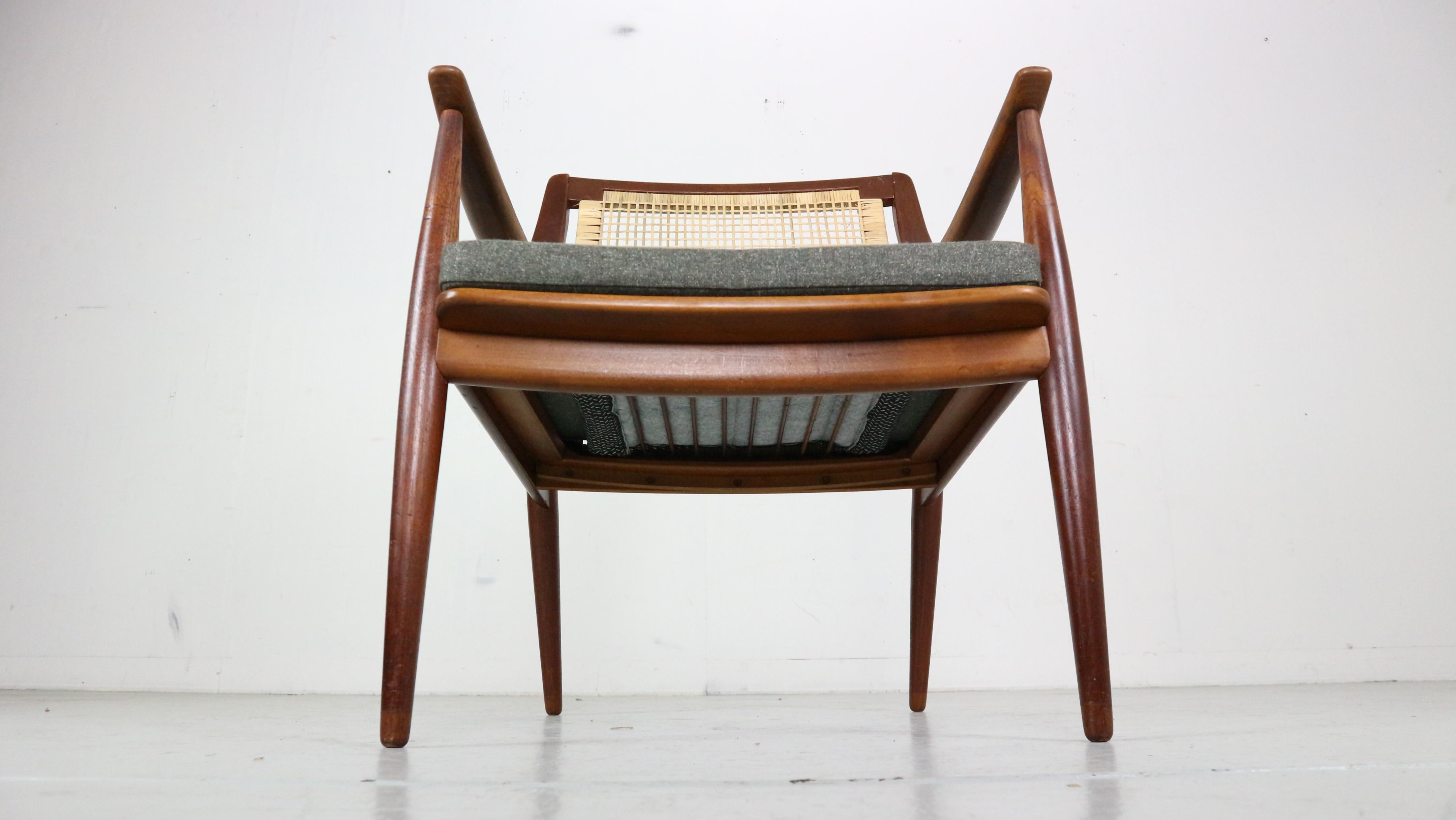 Peter Hvidt& Orla Mølgaard-Nielsen FD146 Cane Back Easy Chair, Denmark In Good Condition For Sale In The Hague, NL