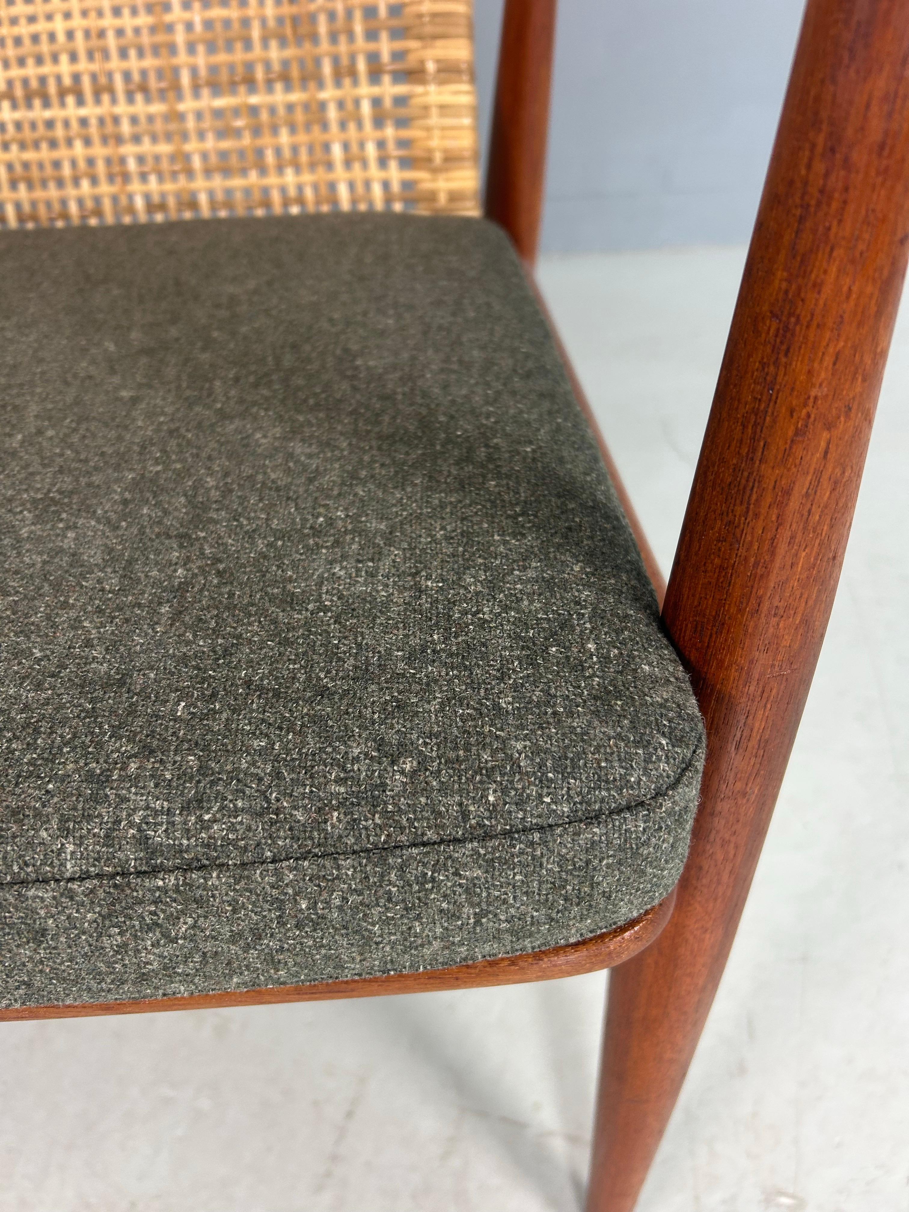 Peter Hvidt & Orla Mølgaard-Nielsen FD146 Sillón con respaldo de caña, Dinamarca mediados del siglo XX en venta