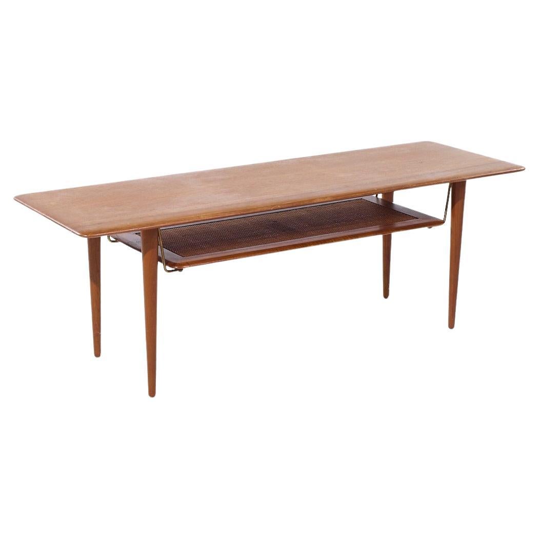 Peter Hvidt & Orla Mølgaard-Nielsen per France Sons FD 516 MCM Tavolino in Teak