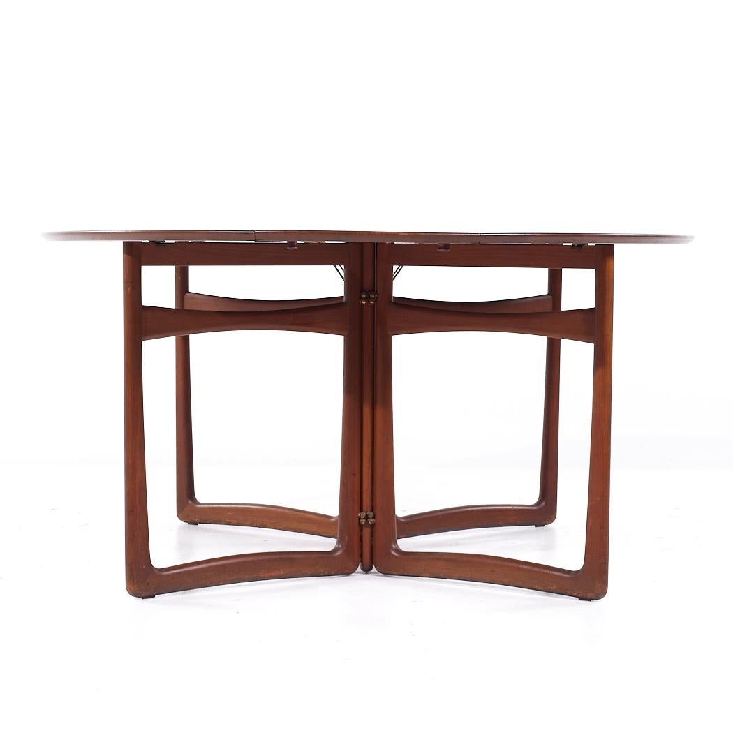 Peter Hvidt Orla Mølgaard Nielsen France and Son MCM Teak Drop Leaf Dining Table In Good Condition For Sale In Countryside, IL