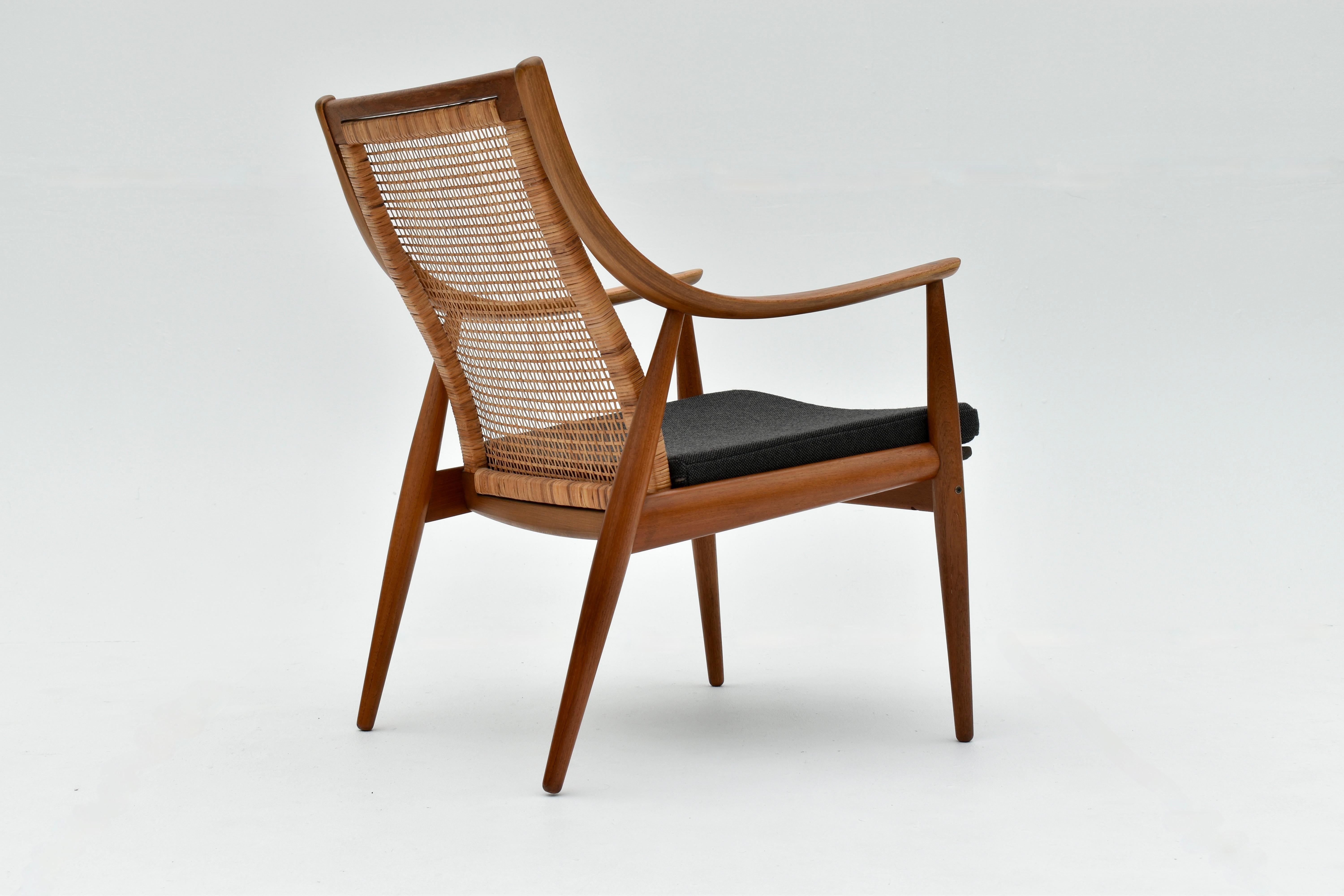 Peter Hvidt & Orla Mølgaard Nielsen Model 147 Lounge Chair For France & Son 7