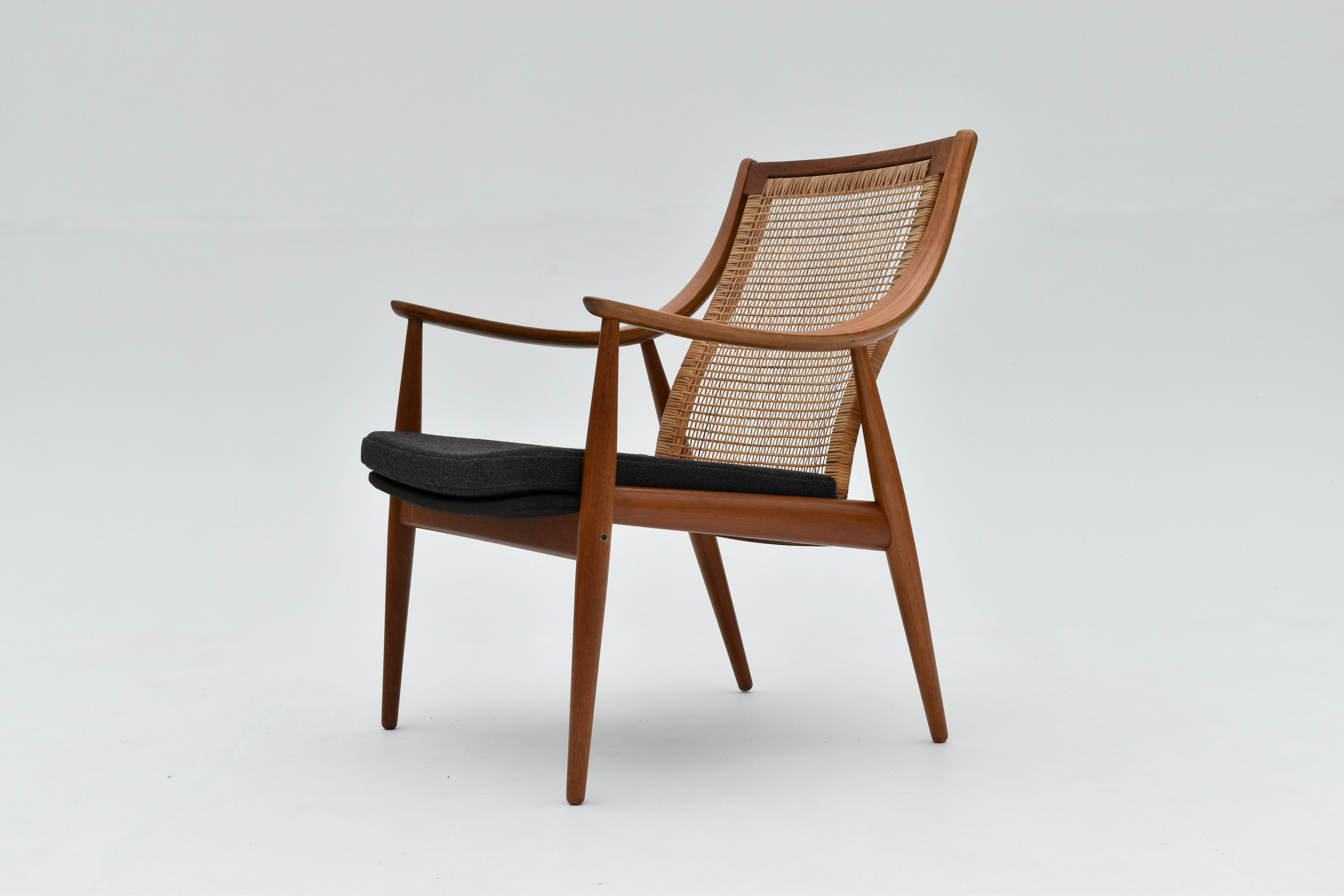 Peter Hvidt & Orla Mølgaard Nielsen Model 147 Lounge Chair For France & Son In Good Condition In Shepperton, Surrey