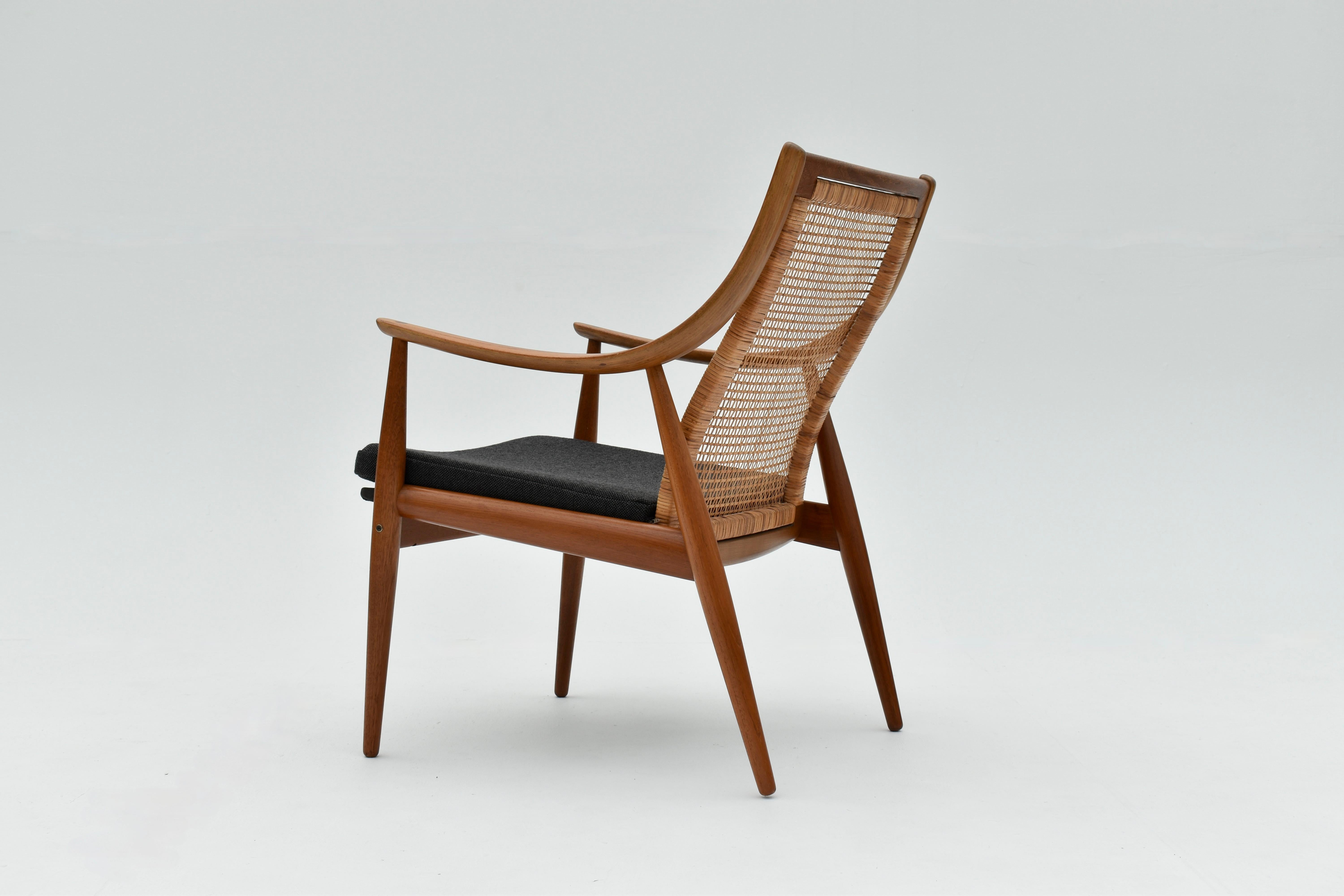 Rattan Peter Hvidt & Orla Mølgaard Nielsen Model 147 Lounge Chair For France & Son