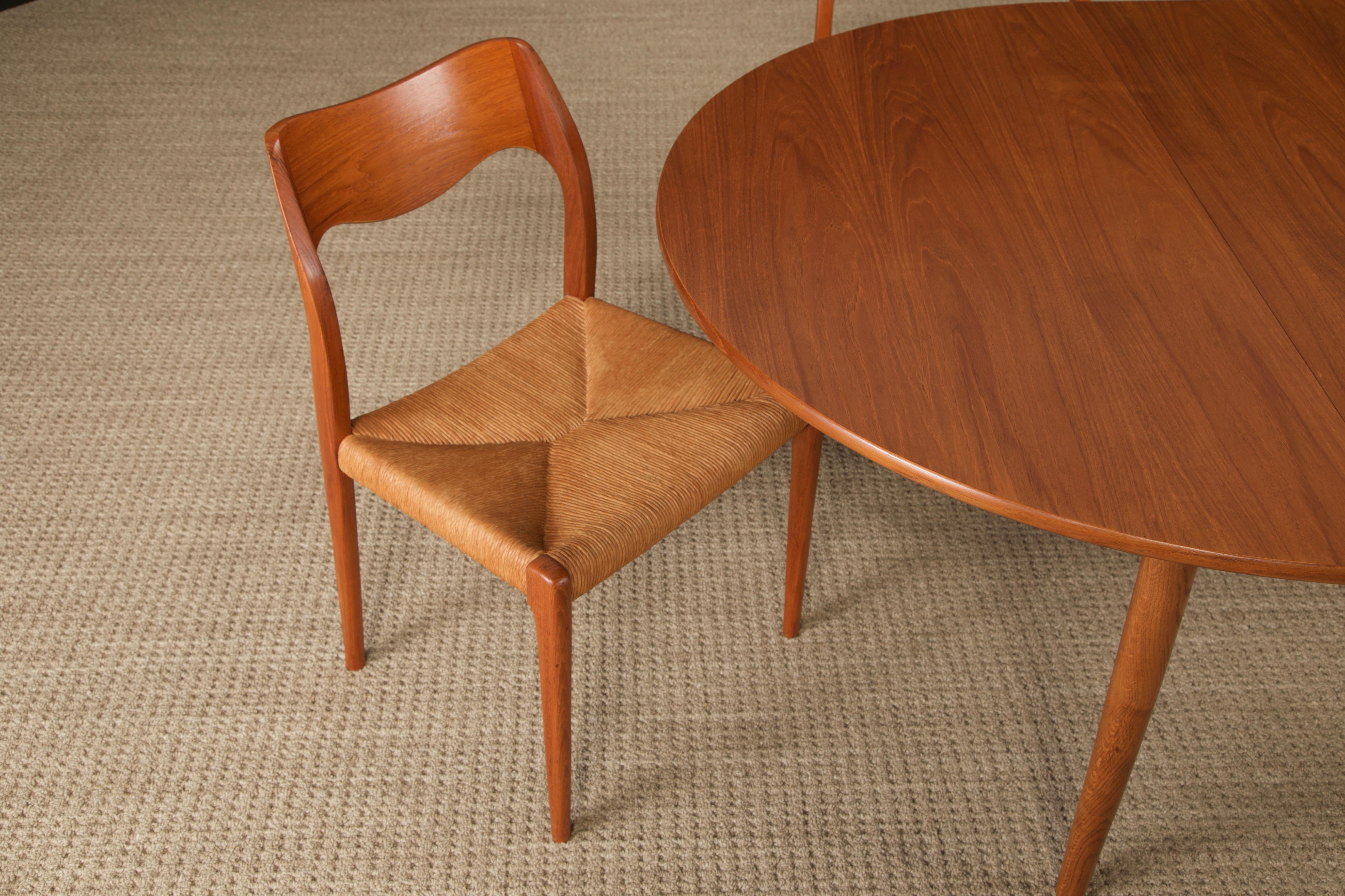 Peter Hvidt & Orla Mølgaard-Nielsen Model 311 Extendable Dining Table, 1950s For Sale 12
