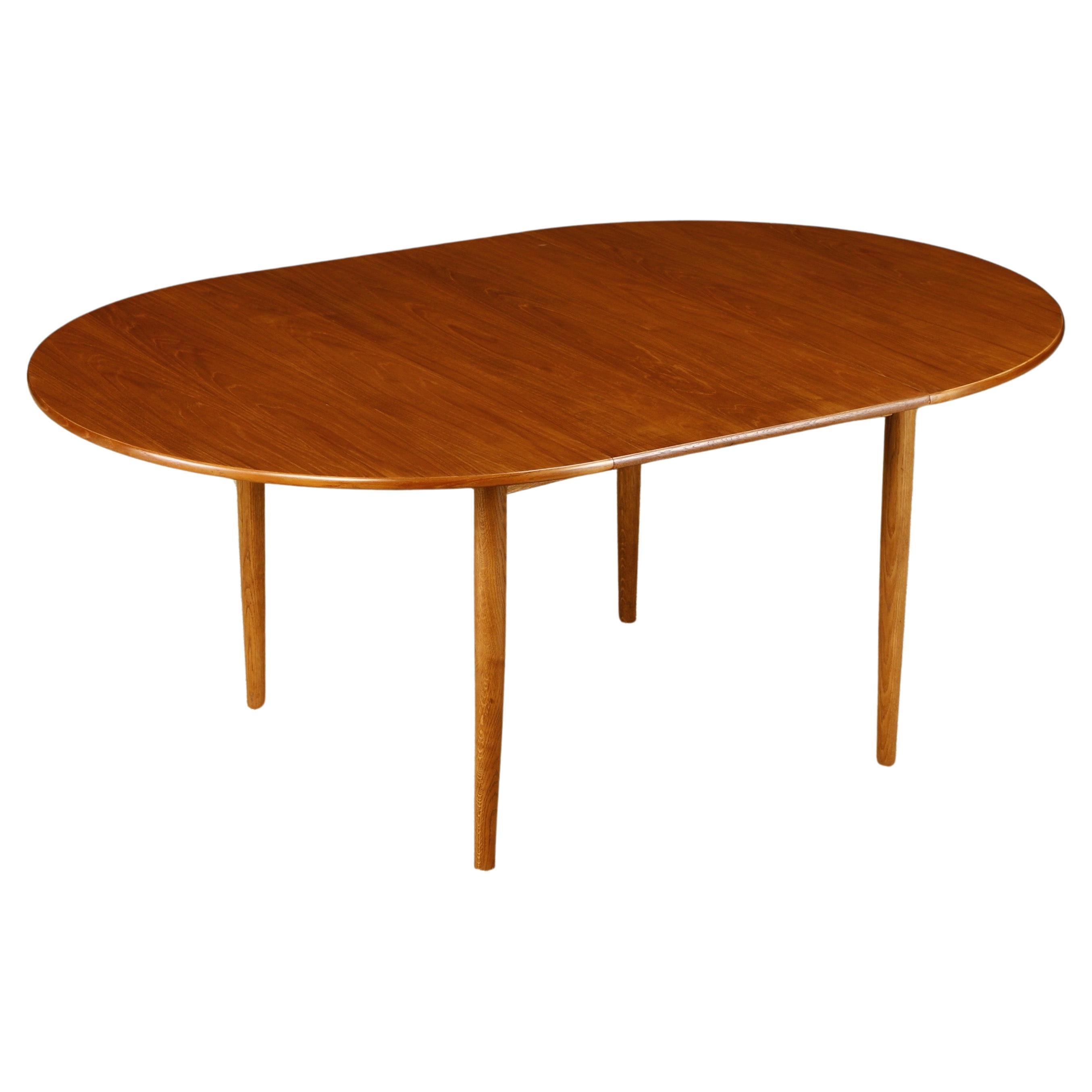 Peter Hvidt & Orla Mølgaard-Nielsen Model 311 Extendable Dining Table, 1950s For Sale