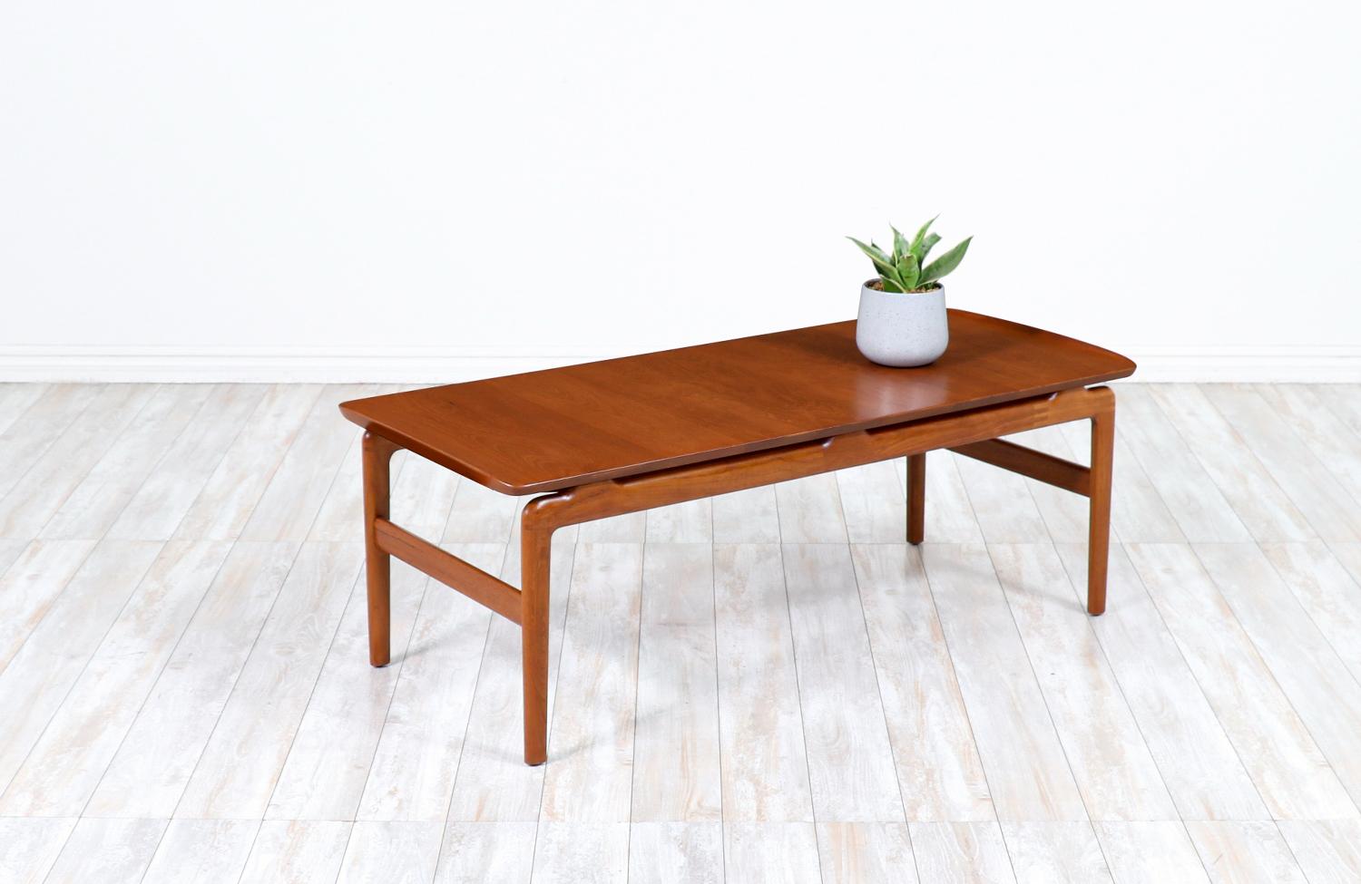 Mid-Century Modern Peter Hvidt & Orla Mølgaard-Nielsen Model-640 Teak Coffee Table for France & Søn