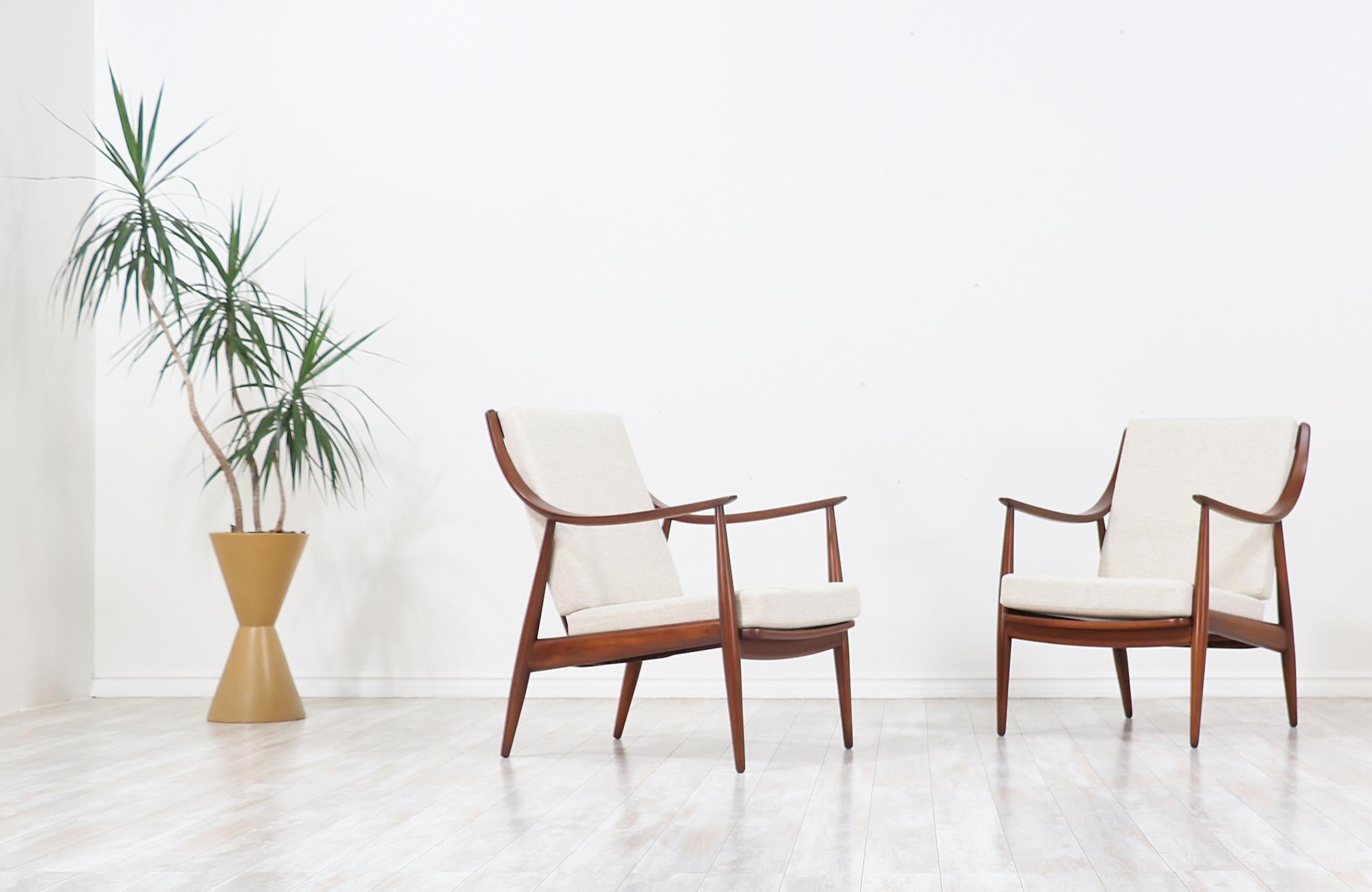 Mid-Century Modern Peter Hvidt & Orla Mølgaard-Nielsen Model FD-146 Lounge Chairs