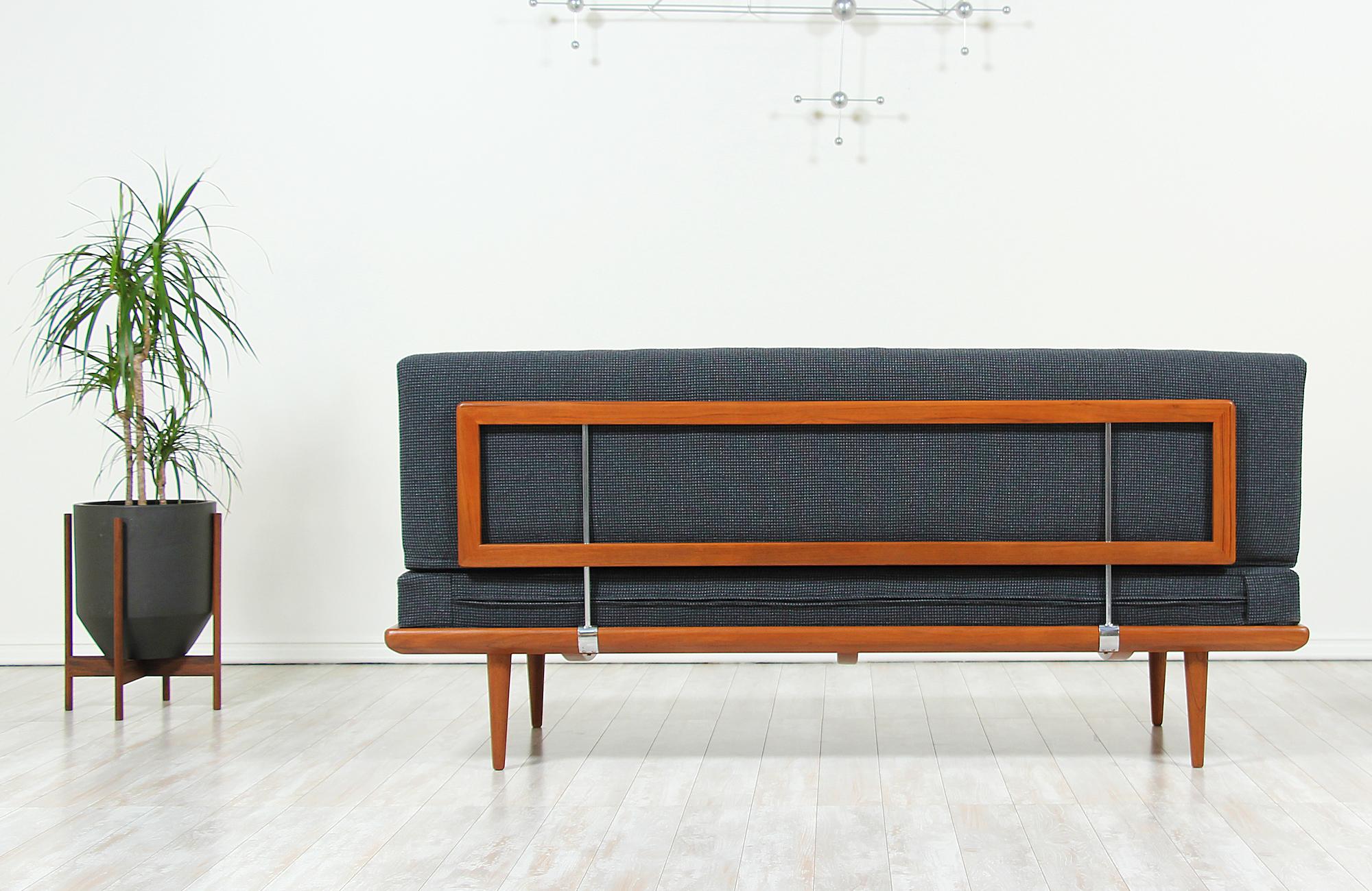 Mid-20th Century Peter Hvidt & Orla Mølgaard-Nielsen Model FD-417 Sofa for France & Daverkosen