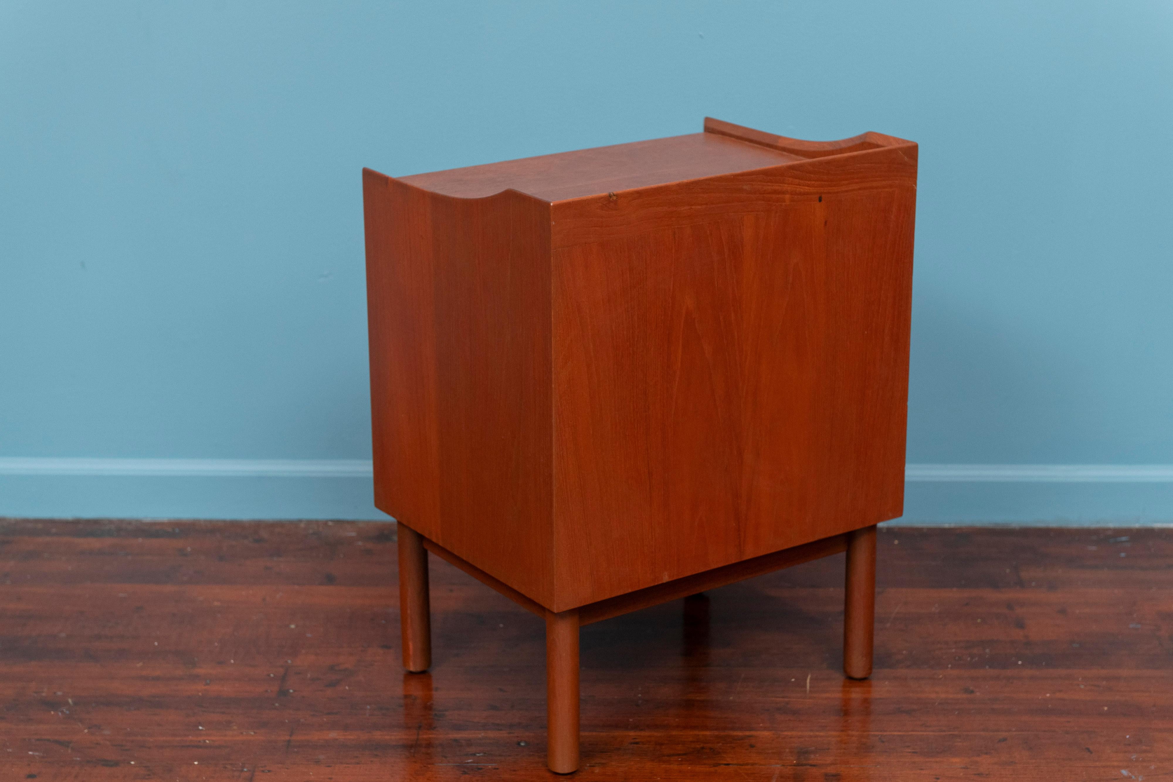 Peter Hvidt & Orla Mølgaard-Nielsen Nightstand 1