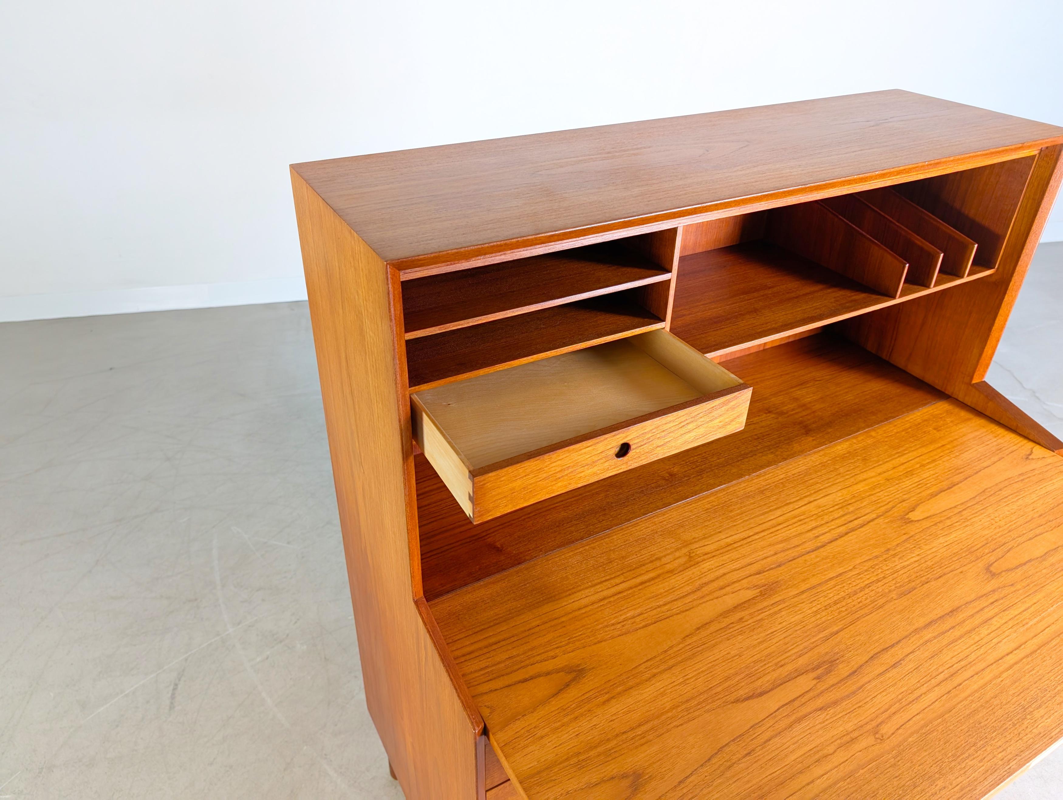 Peter Hvidt Orla Mølgaard-Nielsen Sekretär Midcentury Søborg teak For Sale 3