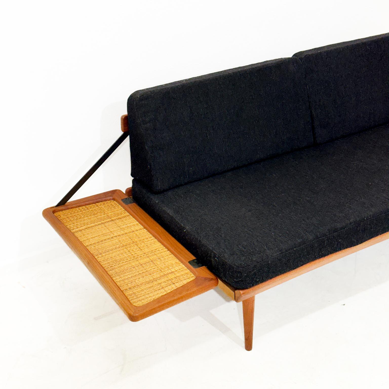 Peter Hvidt & Orla Mølgaard-Nielsen set of corner sofas model FD451 In Good Condition For Sale In Braga, Braga