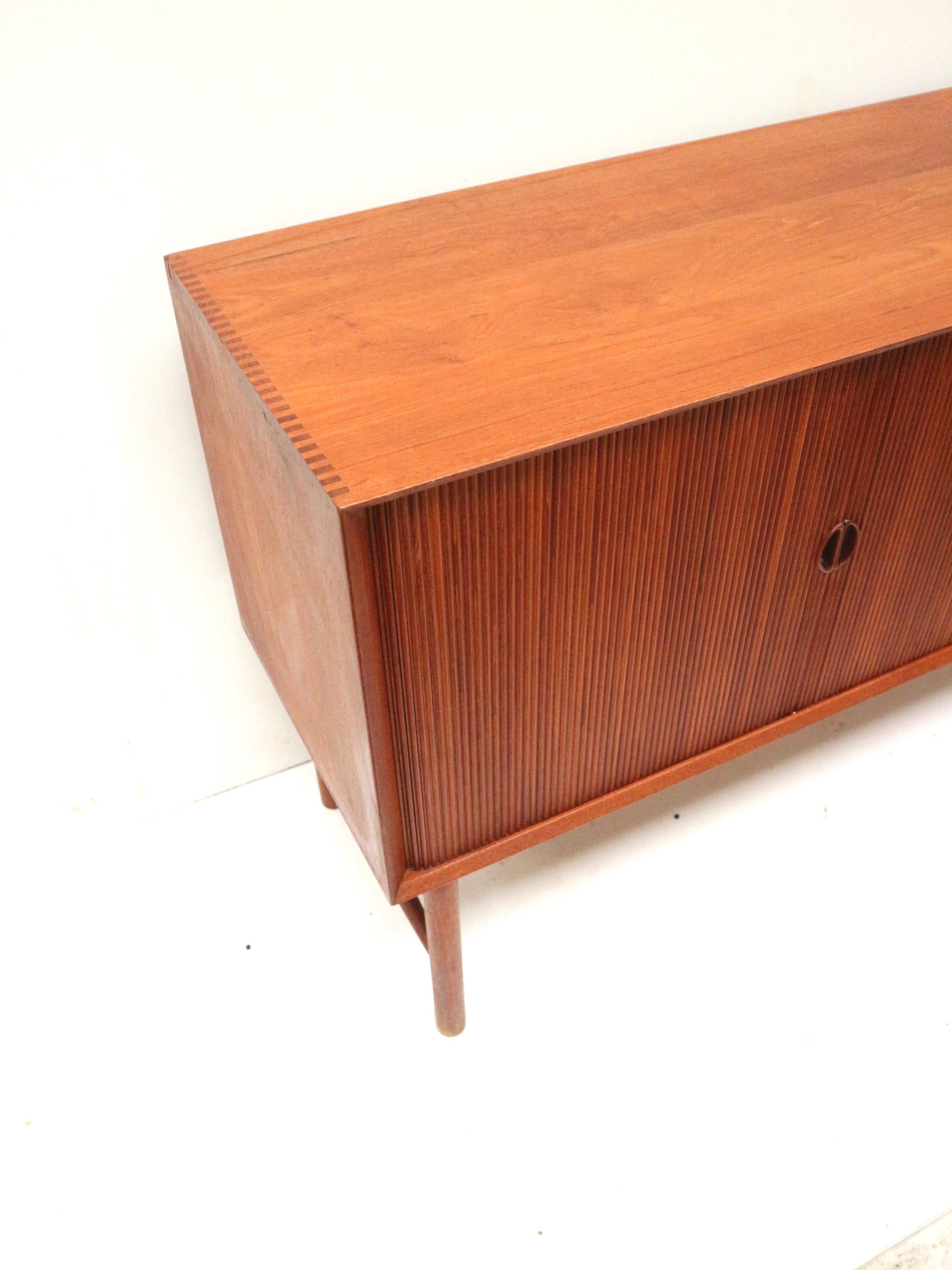 Scandinavo moderno Credenza di Peter Hvidt & Orla Mølgaard-Nielsen per Søborg Mobler in vendita