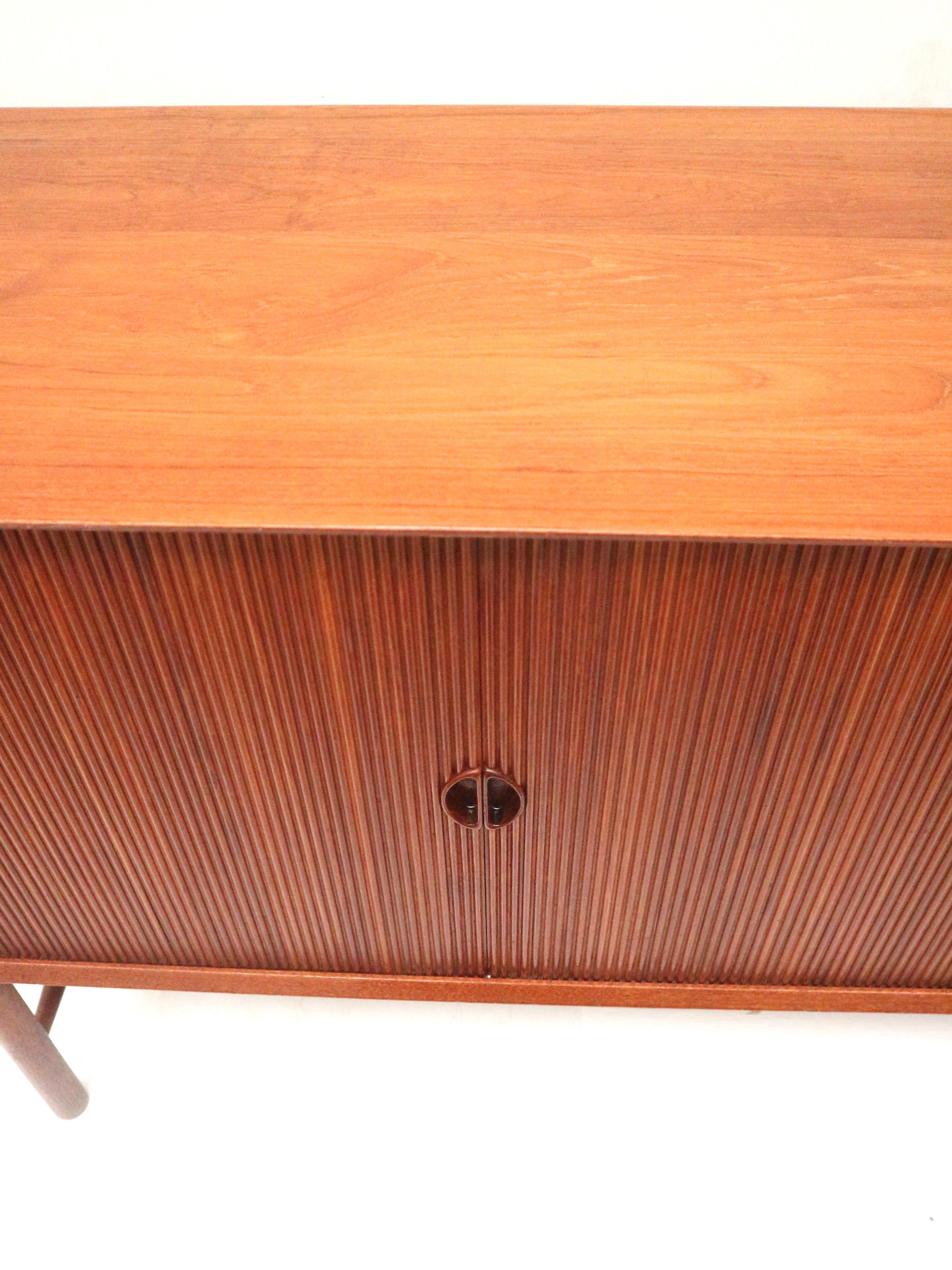 Danese Credenza di Peter Hvidt & Orla Mølgaard-Nielsen per Søborg Mobler in vendita