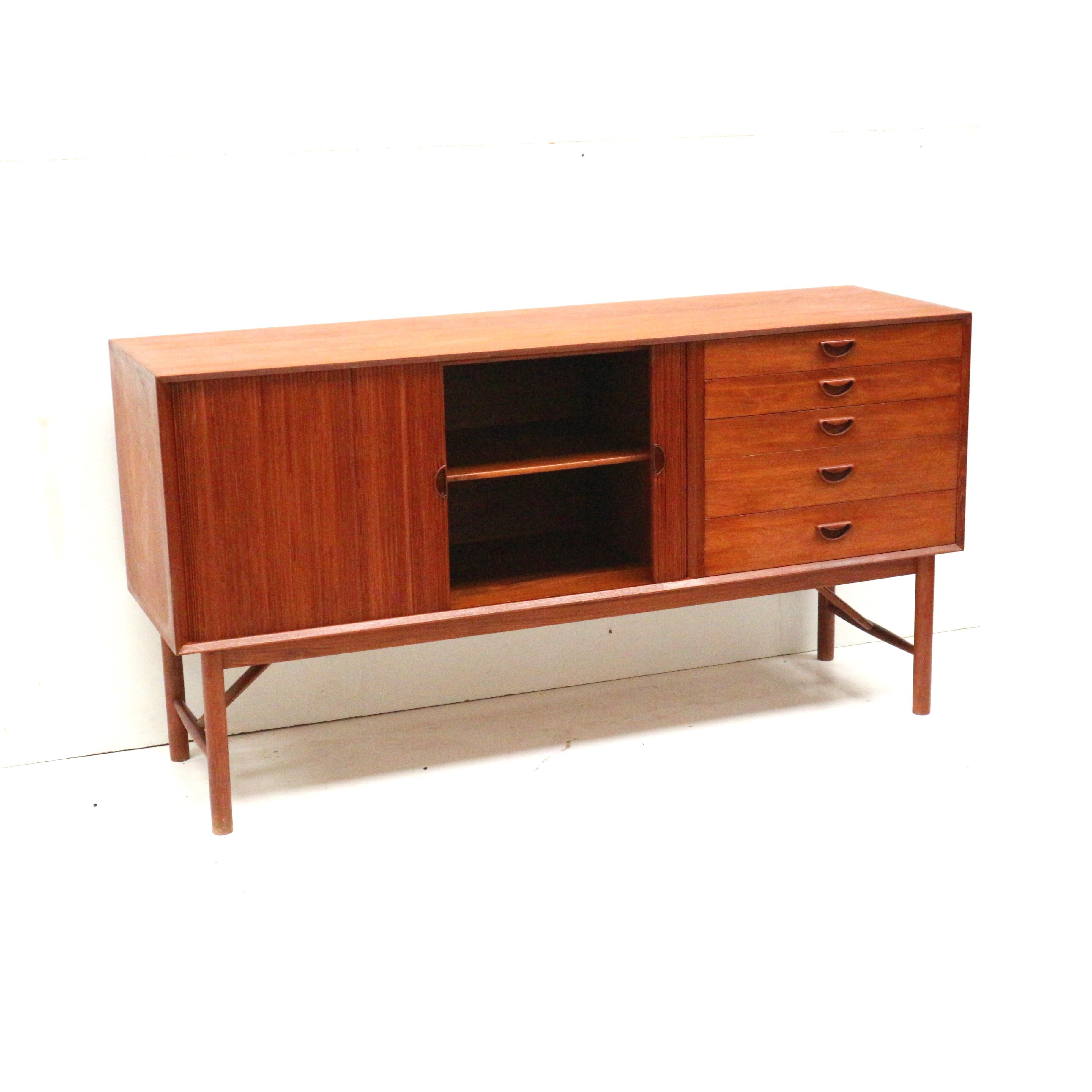 Credenza di Peter Hvidt & Orla Mølgaard-Nielsen per Søborg Mobler in vendita 2