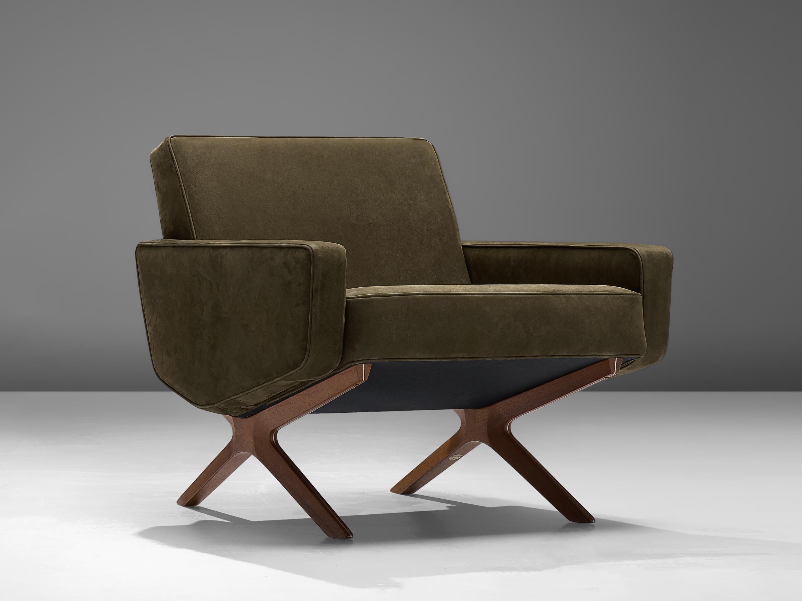 Peter Hvidt & Orla Mølgaard Nielsen for France & Søn, 'Silverline' lounge chair, Ohmann Colorado nubuck leather, teak, aluminum, Denmark, 1960s

Presenting a stylish lounge chair with an architectural flair designed by the Danish duo Peter Hvidt &
