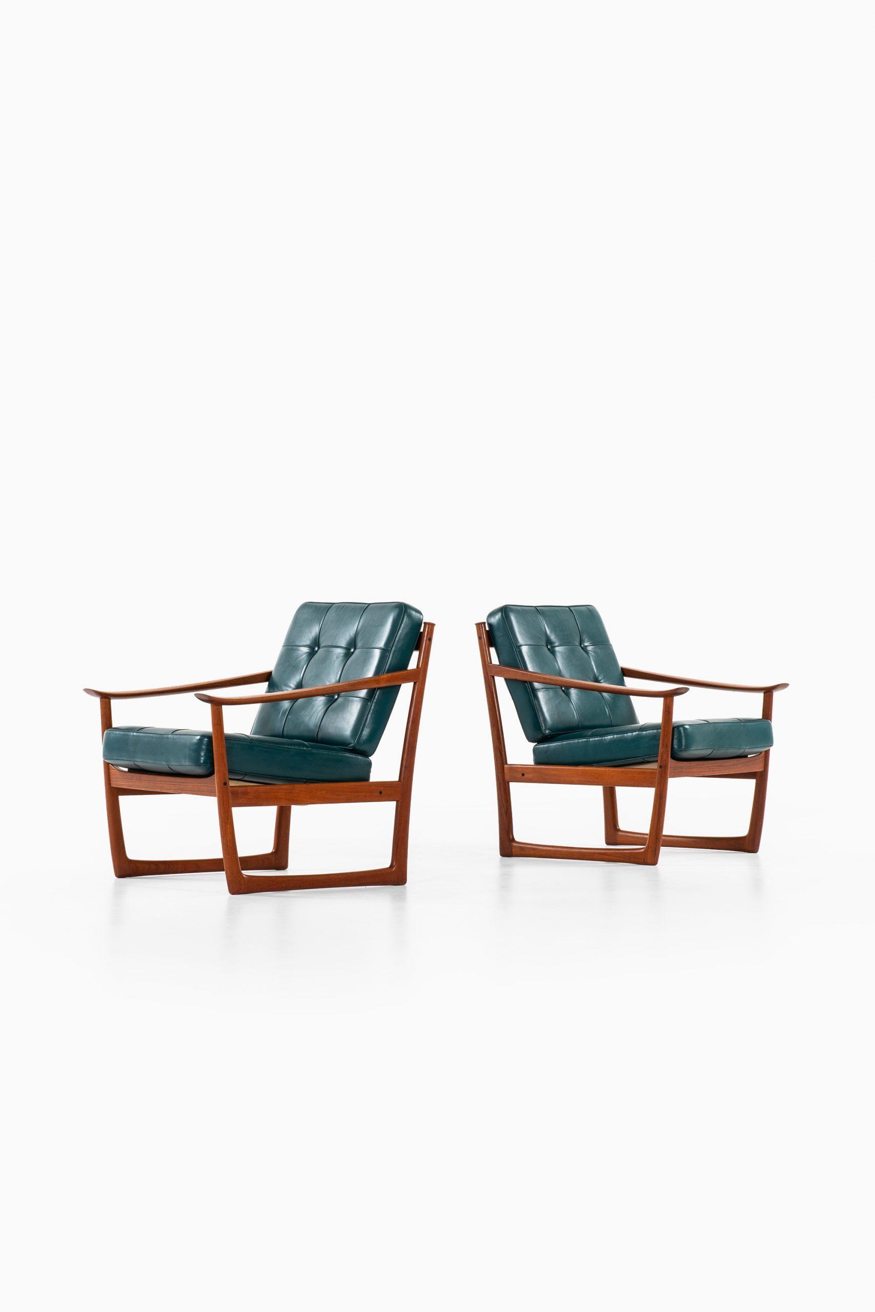 Scandinavian Modern Peter Hvidt & Orla Mølgaard-Nielsen Sleigh Easy Chairs by France & Daverkosen