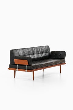 Peter Hvidt & Orla Mølgaard-Nielsen Sofa Modell Minerva von France & Daverkosen