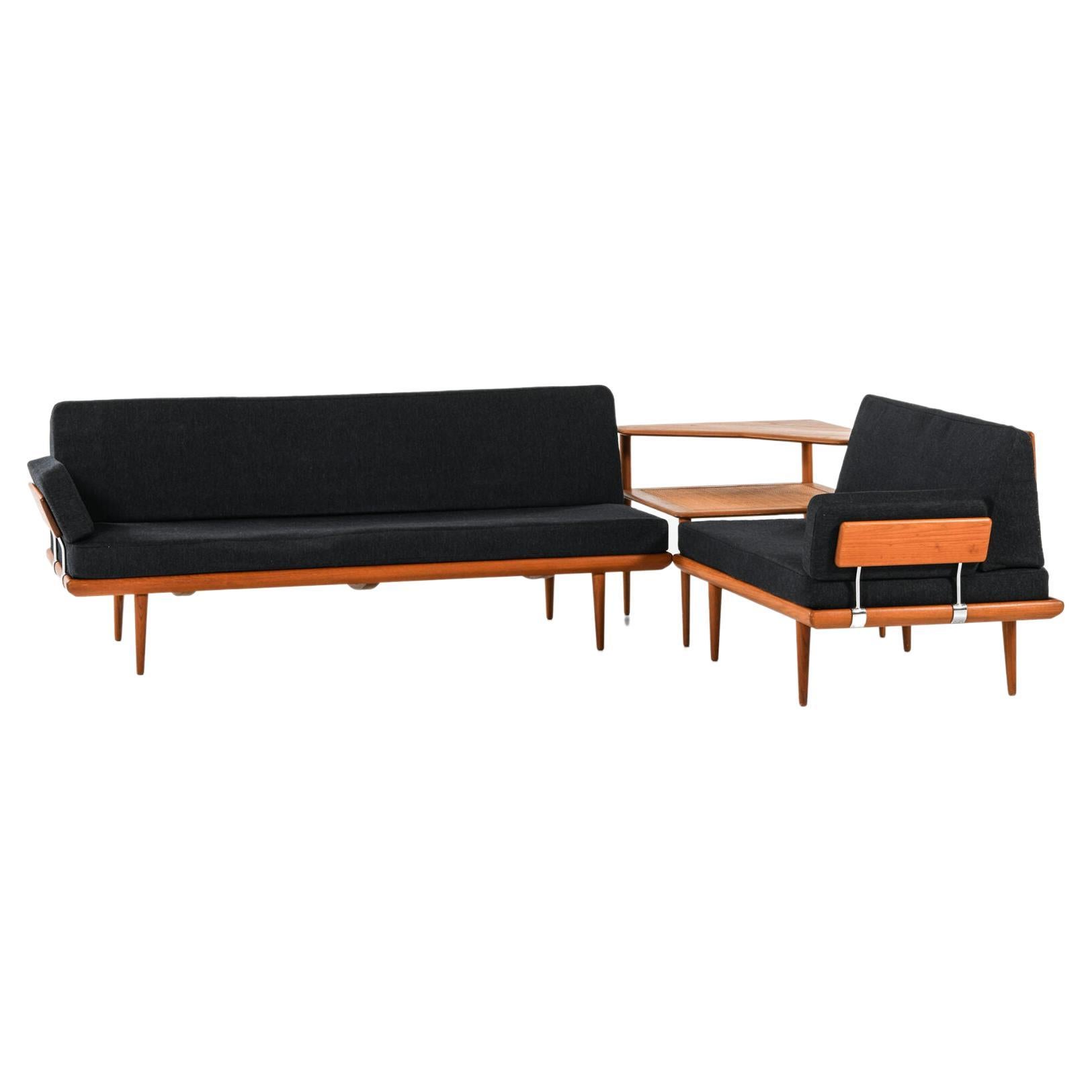 Peter Hvidt & Orla Mølgaard-Nielsen Sofa Modell Minerva von France & Daverkosen