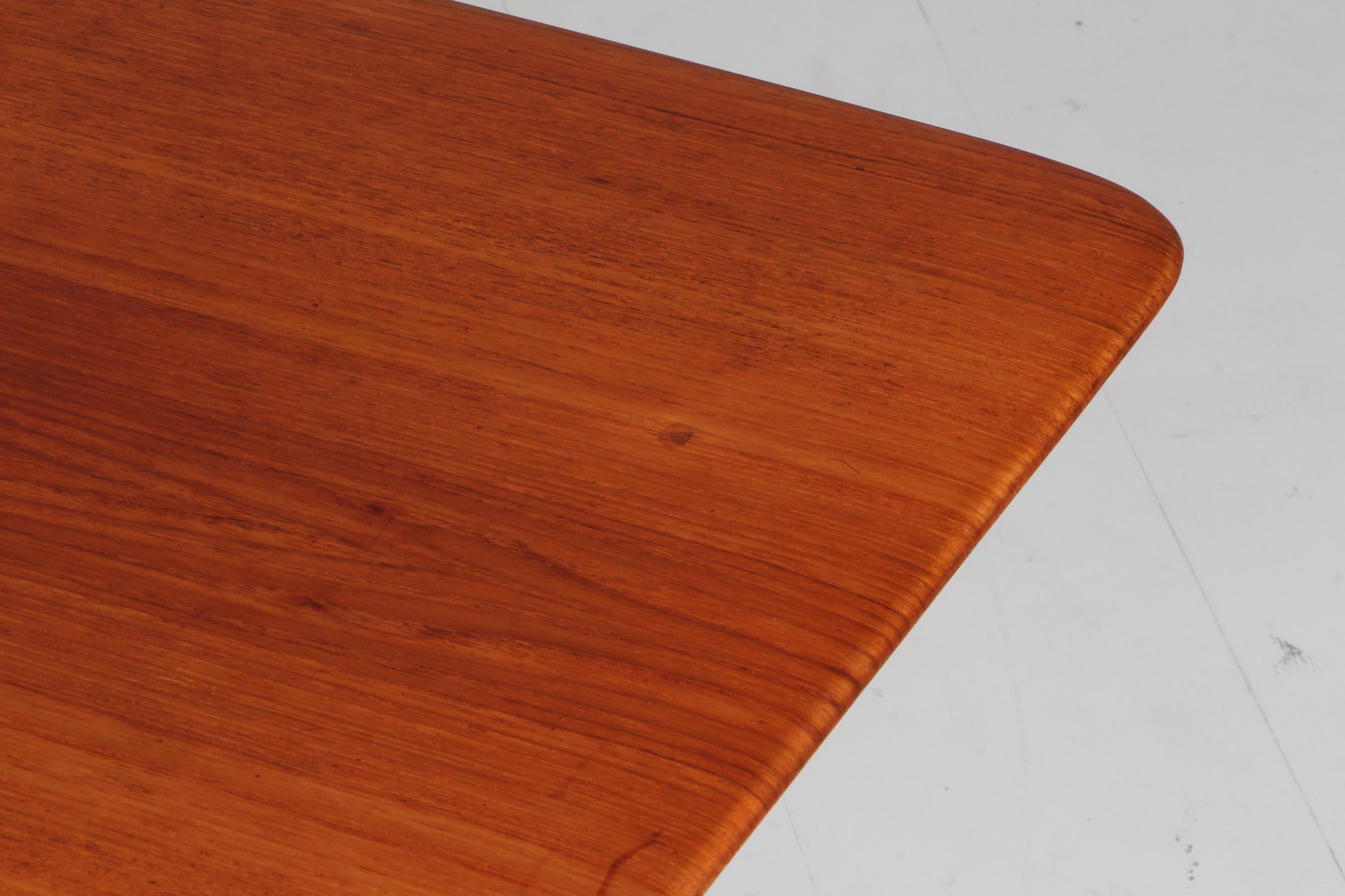 Peter Hvidt & Orla Mølgaard-Nielsen Sofa Table In Excellent Condition In Esbjerg, DK