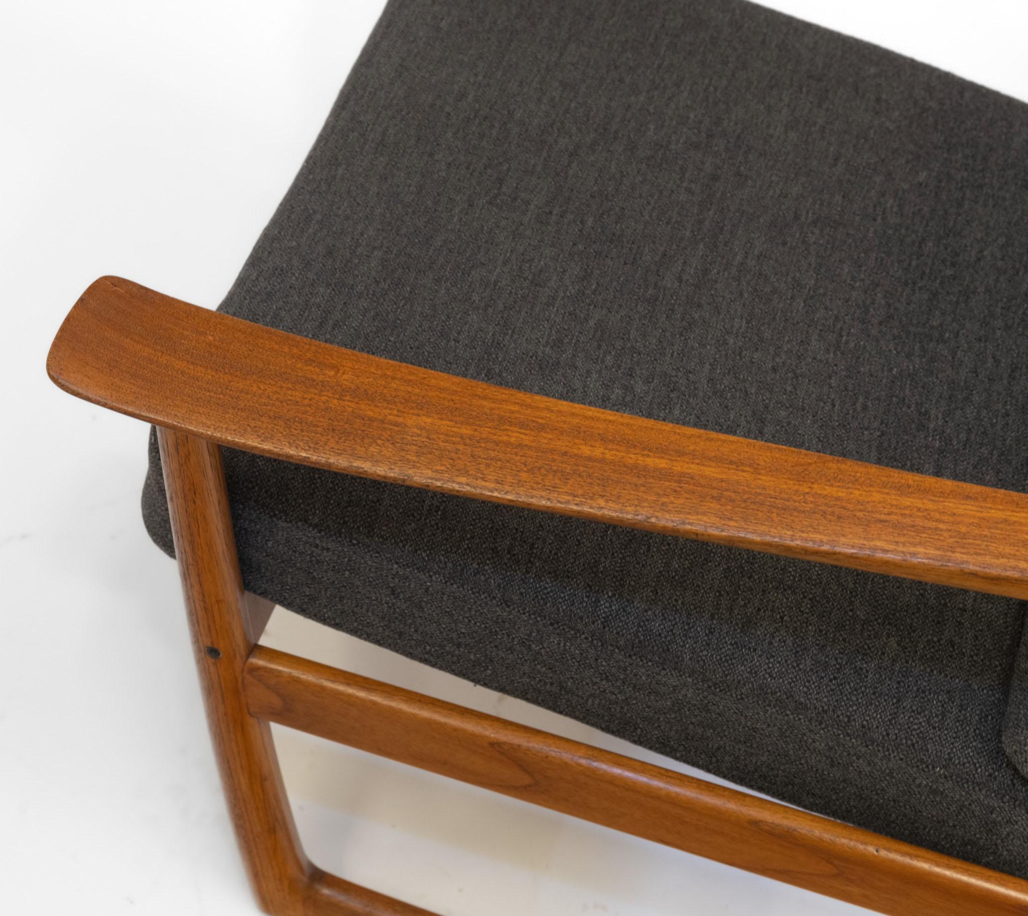 Peter Hvidt & Orla Mølgaard Teak Lounge Chair For France & Son Model Fd 130 For Sale 4