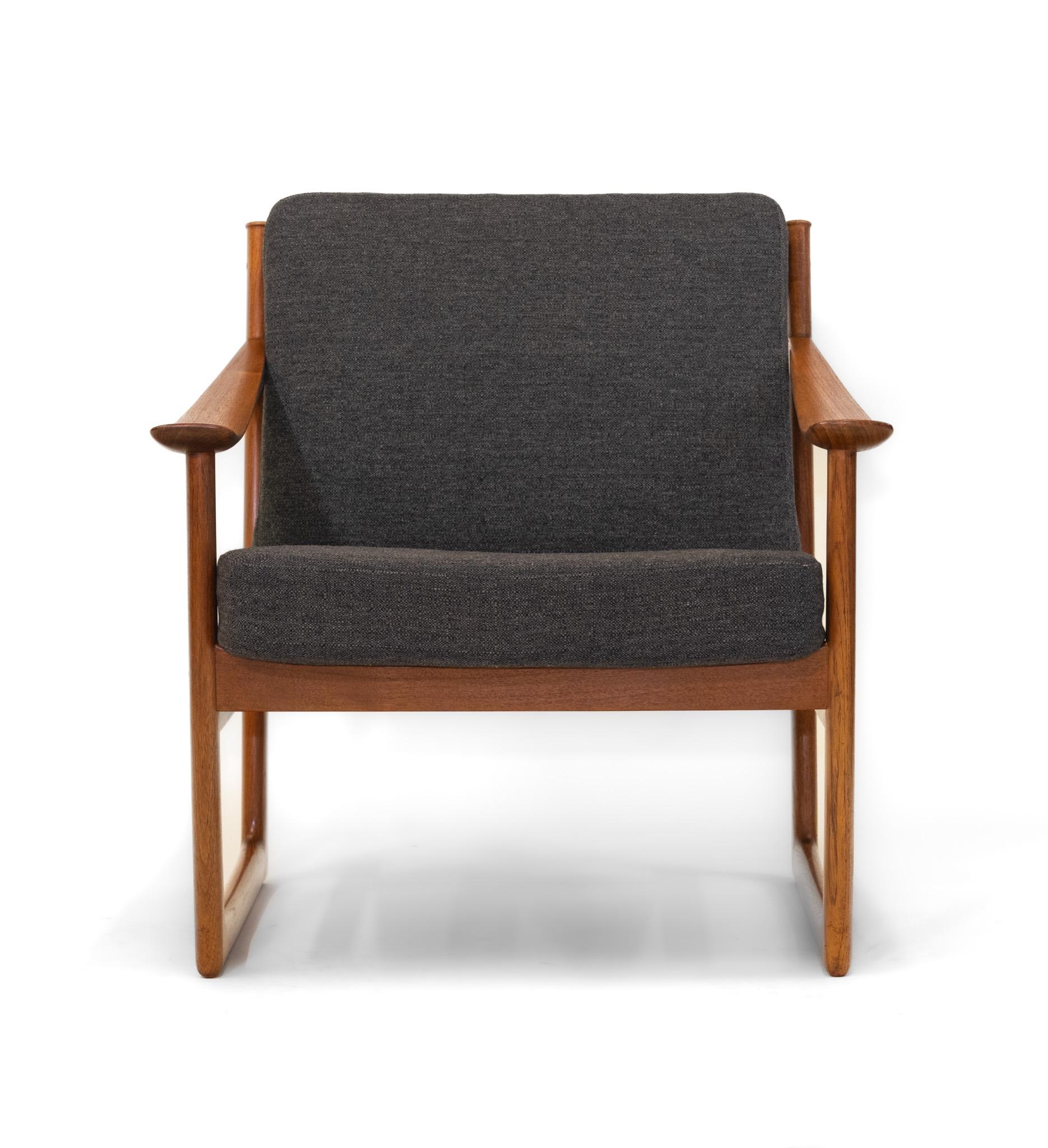 Peter Hvidt & Orla Mølgaard Teak Lounge Chair For France & Son Model Fd 130 For Sale 5