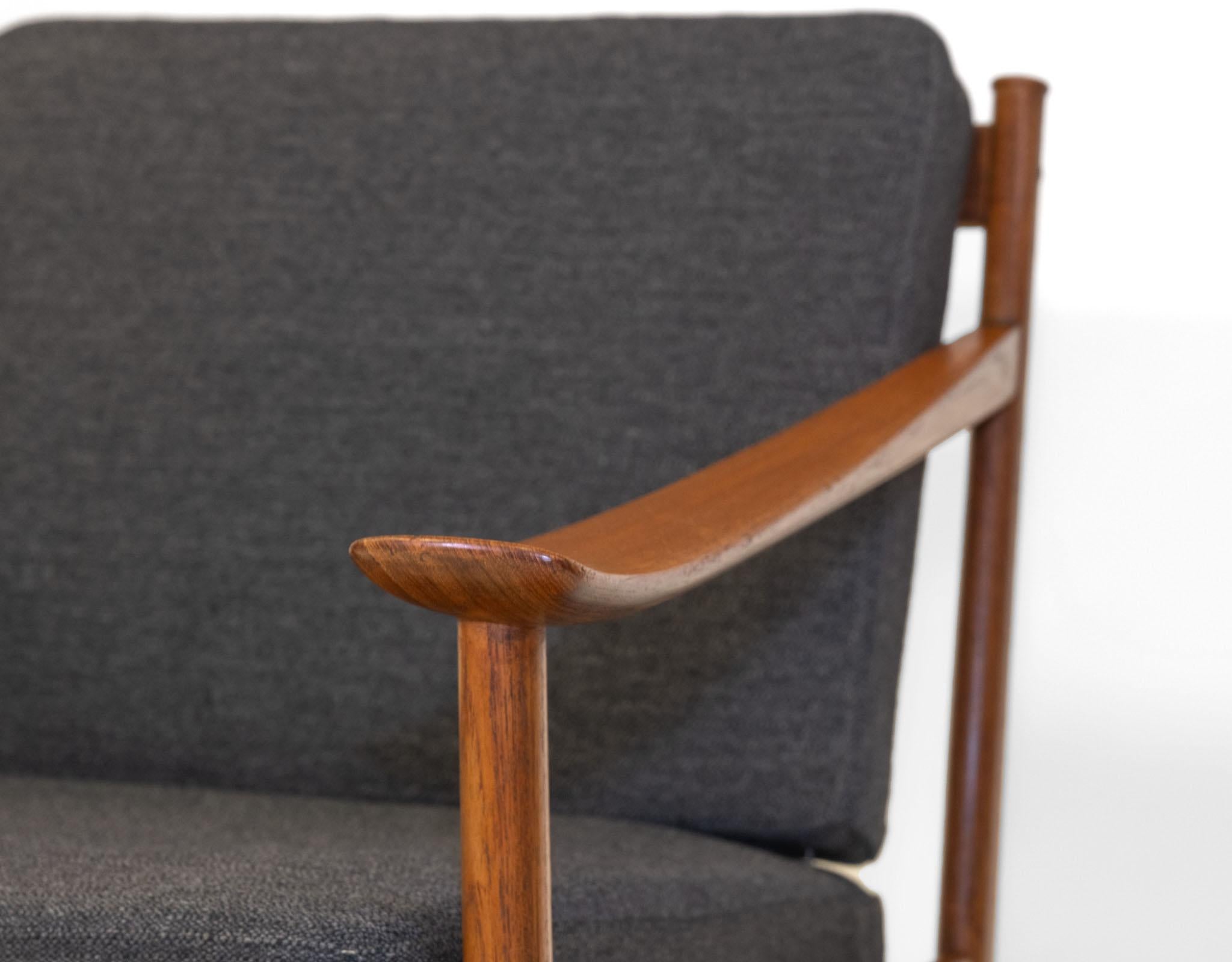 Danish Peter Hvidt & Orla Mølgaard Teak Lounge Chair For France & Son Model Fd 130 For Sale