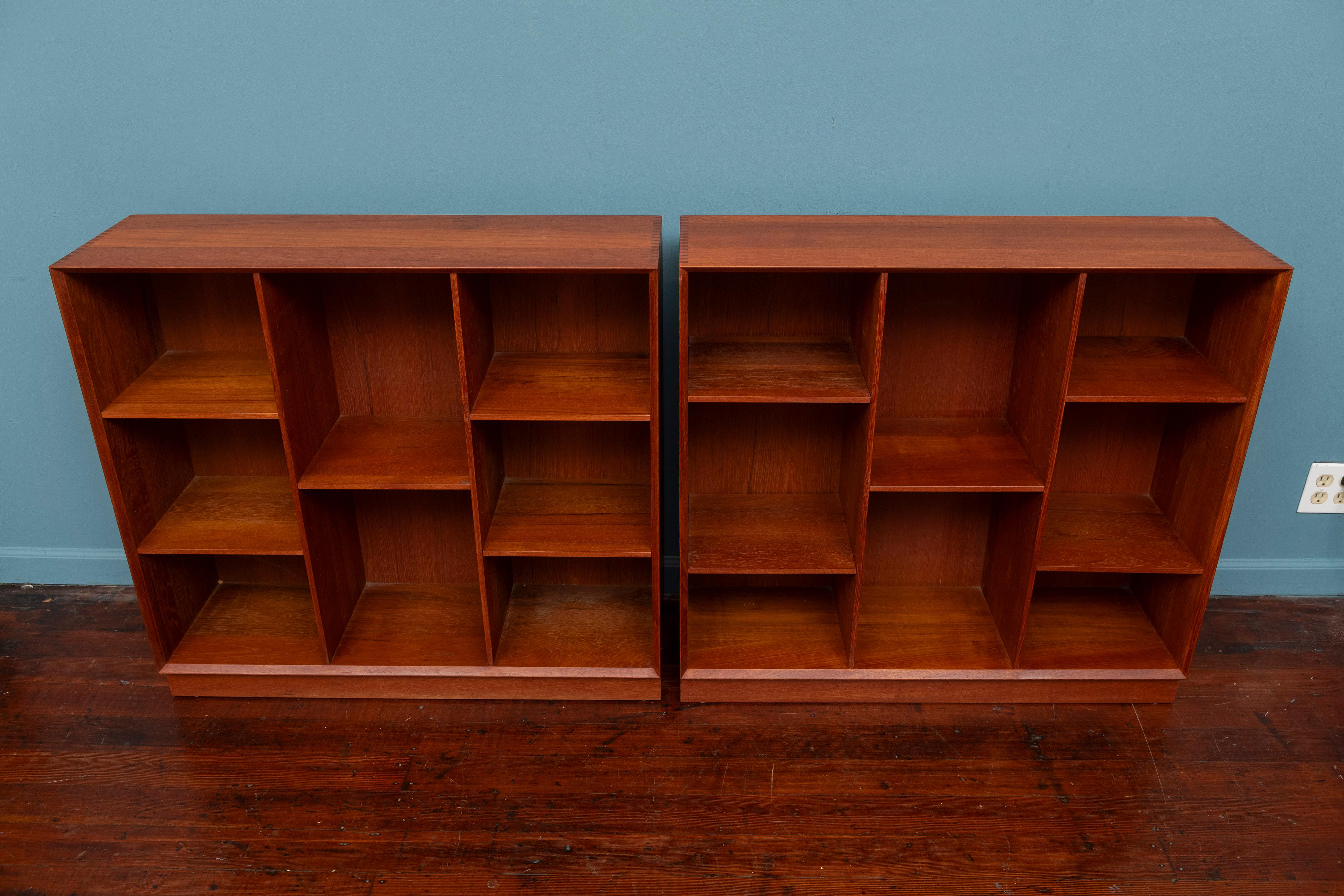 Danese Peter Hvidt & Orla Molegaard Bookcases in vendita