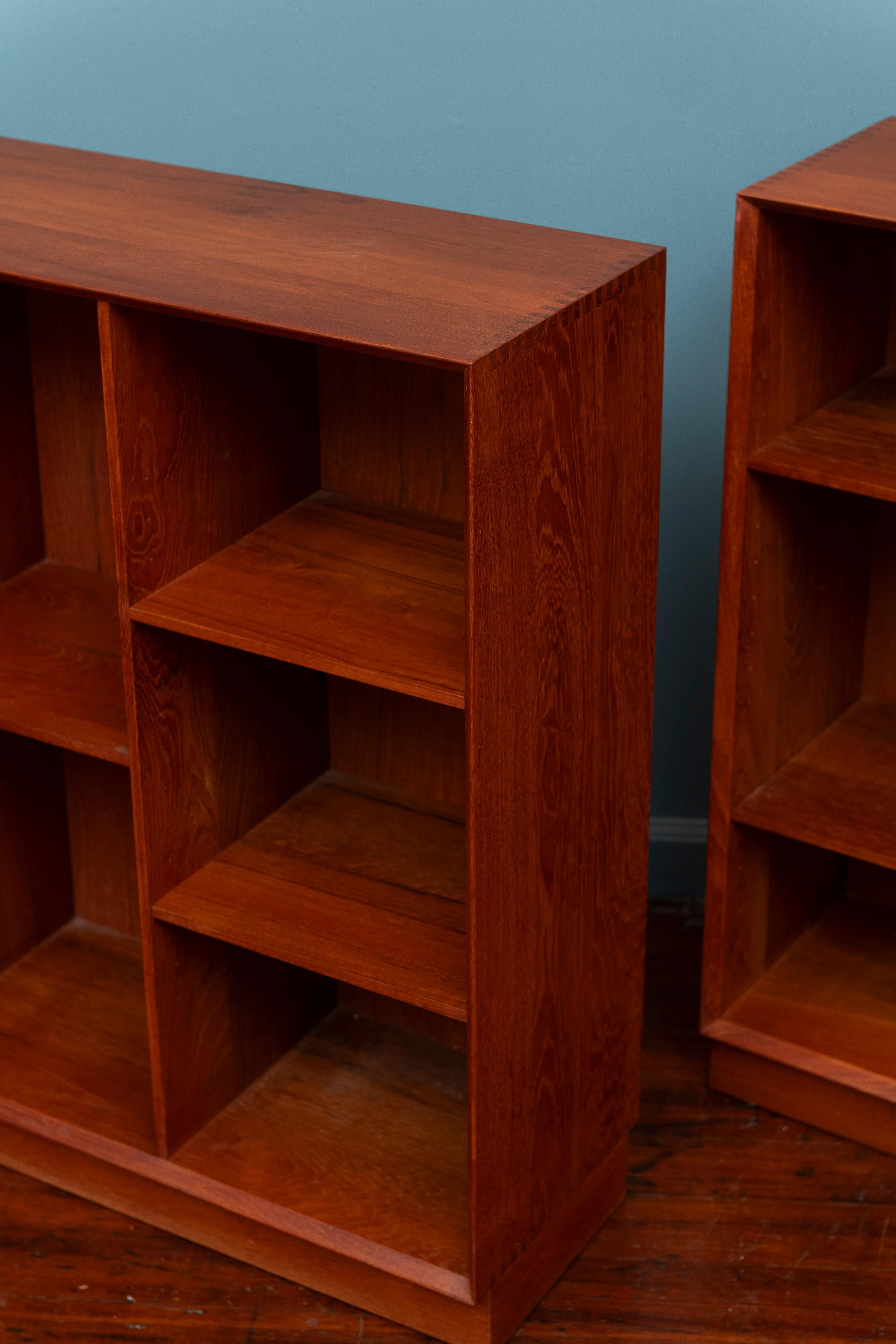 Metà XX secolo Peter Hvidt & Orla Molegaard Bookcases in vendita