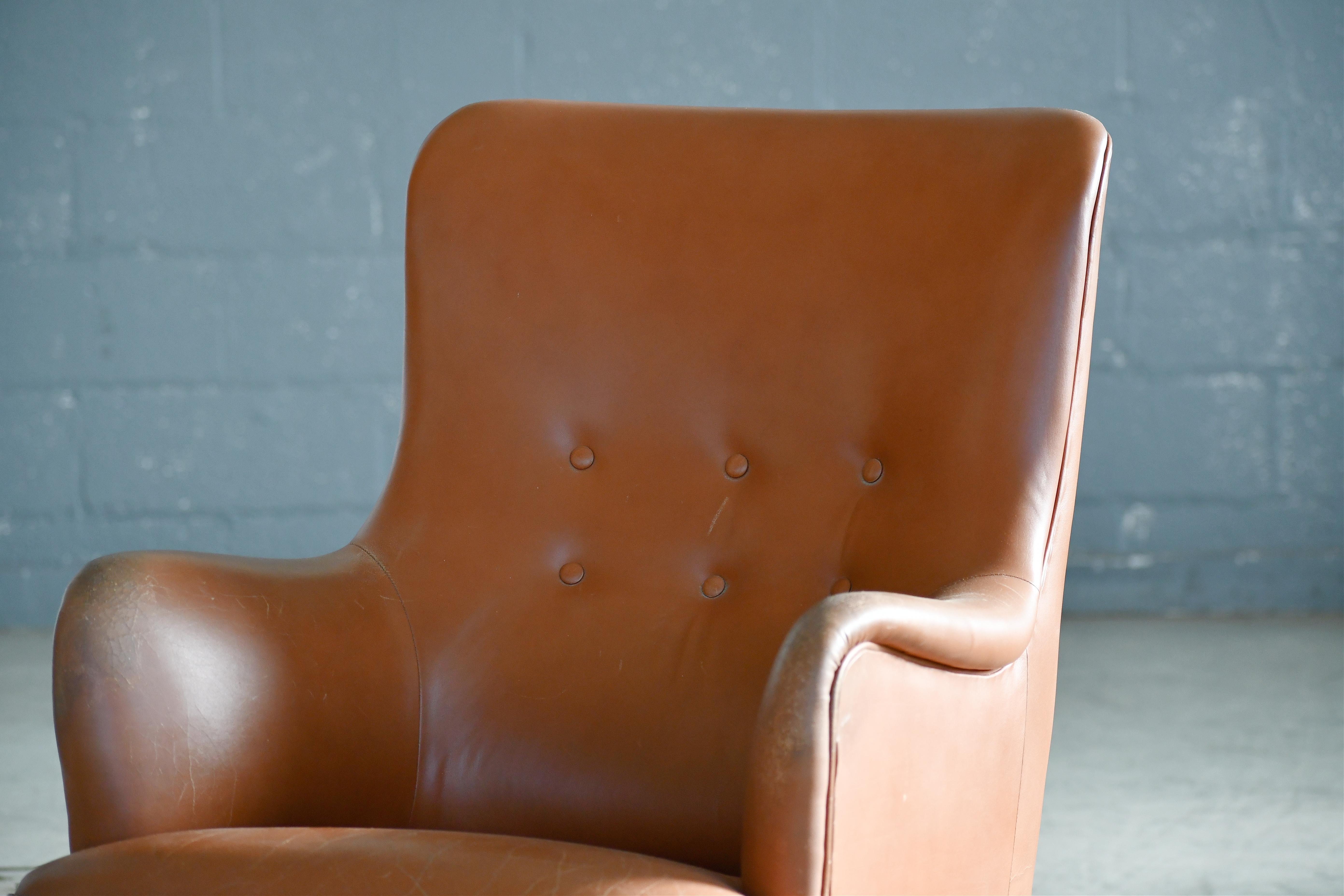 Fauteuil de salon danois classique en cuir des années 1950 de Peter Hvidt & Orla Molgaard Bon état - En vente à Bridgeport, CT