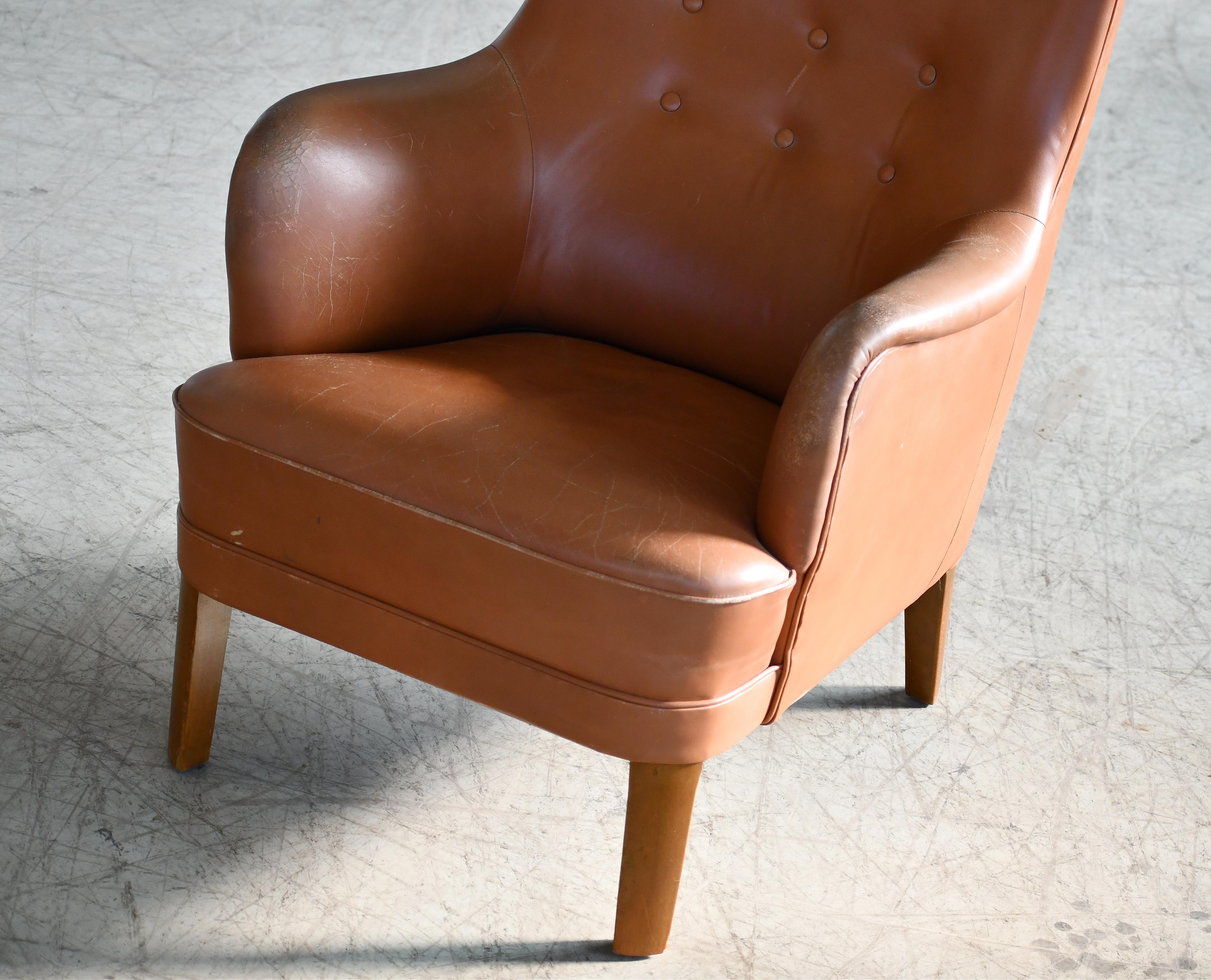 Milieu du XXe siècle Fauteuil de salon danois classique en cuir des années 1950 de Peter Hvidt & Orla Molgaard en vente