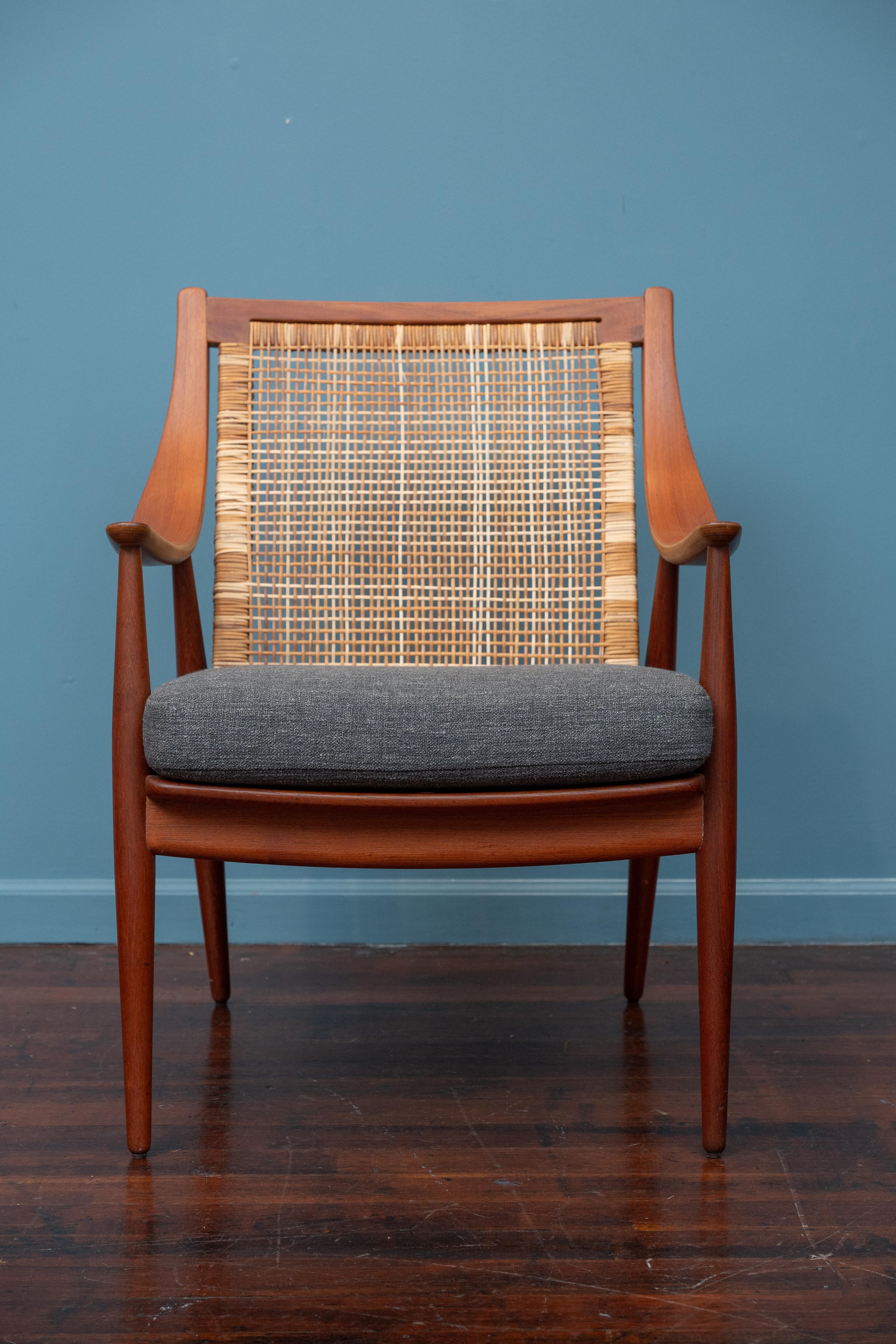 Scandinave moderne Peter Hvidt & Orla Molgaard Lounge Chair, Model FD 146 en vente