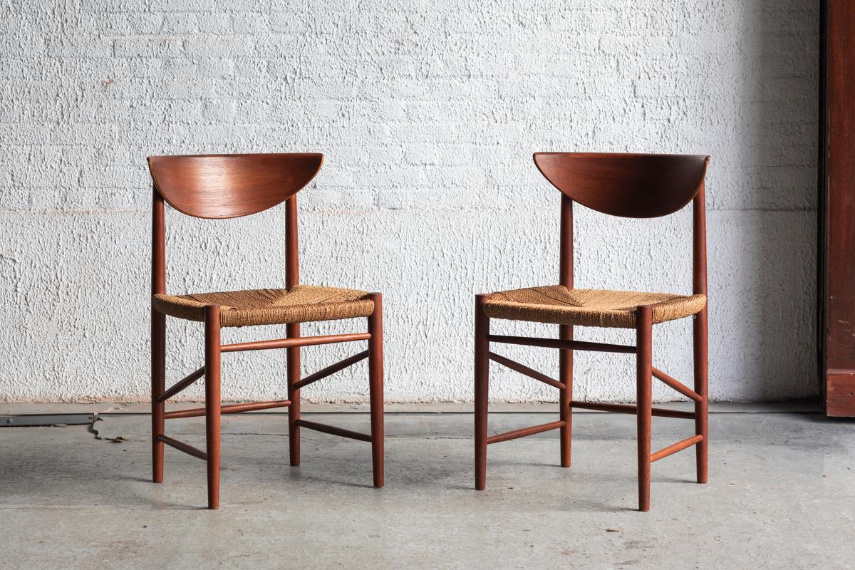 Set of 2 side chairs ‘model 316’, designed by Peter Hvidt and Orla Molgaard Nielsen for Soborg Mobelfabrik in Denmark in the 1950’s. The solid teak wooden frame and original cord seatings have a very nice patina. In very good condition, with some