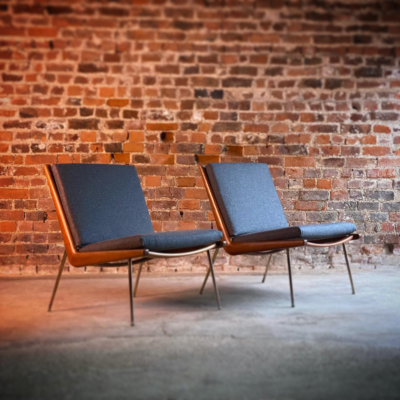 Peter Hvidt & Orla Molgaard-Nielsen Boomerang Chairs FD134 by France & Son 1955

Midcentury Danish Peter Hvidt & Orla Mølgaard-Nielsen Model FD-134 Boomerang chairs Denmark circa 1955, The beautifully sculpted and quite unmistakeable boomerang