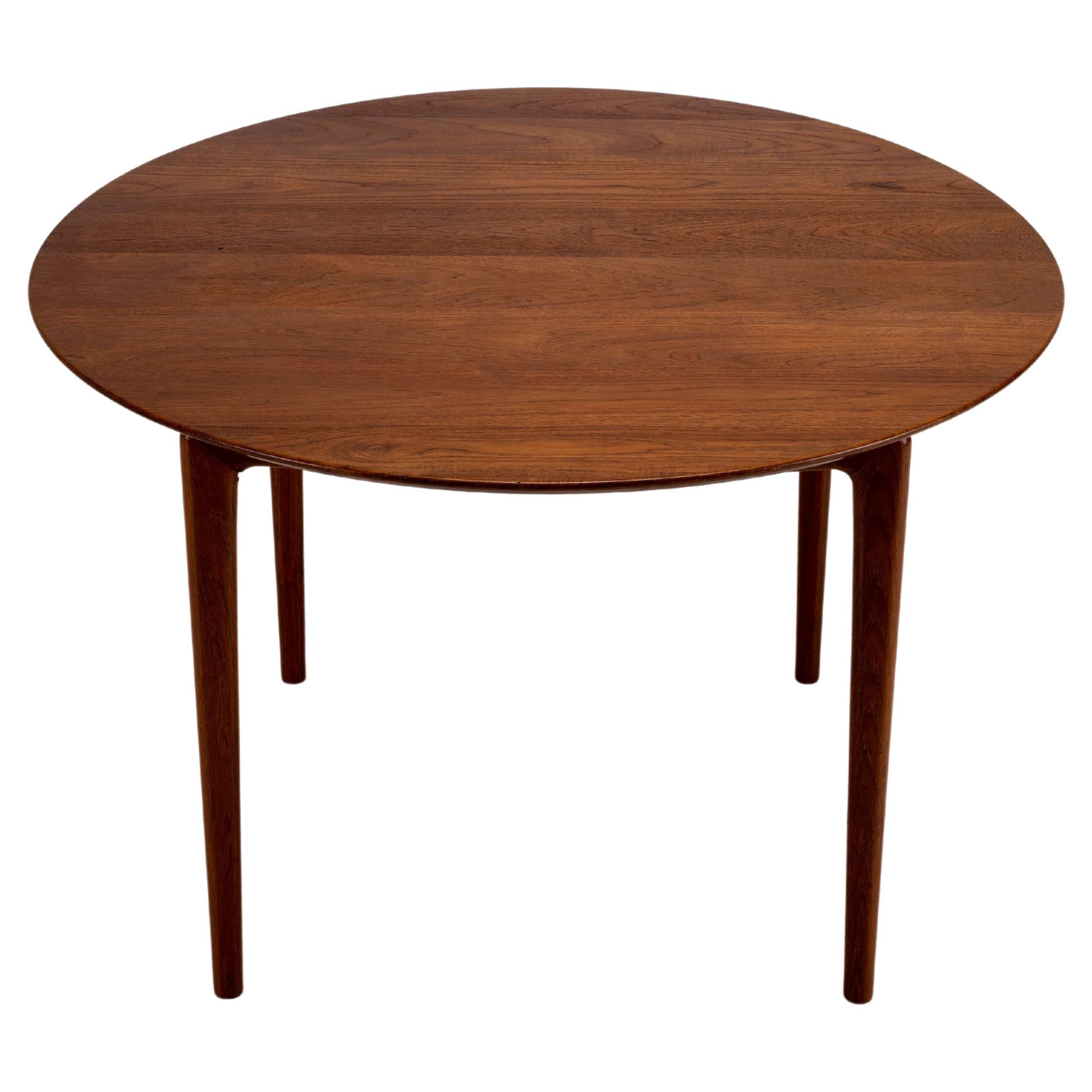 Peter Hvidt & Orla Molgaard Nielsen Table pour France & Daverkosen Modèle FD 12/50