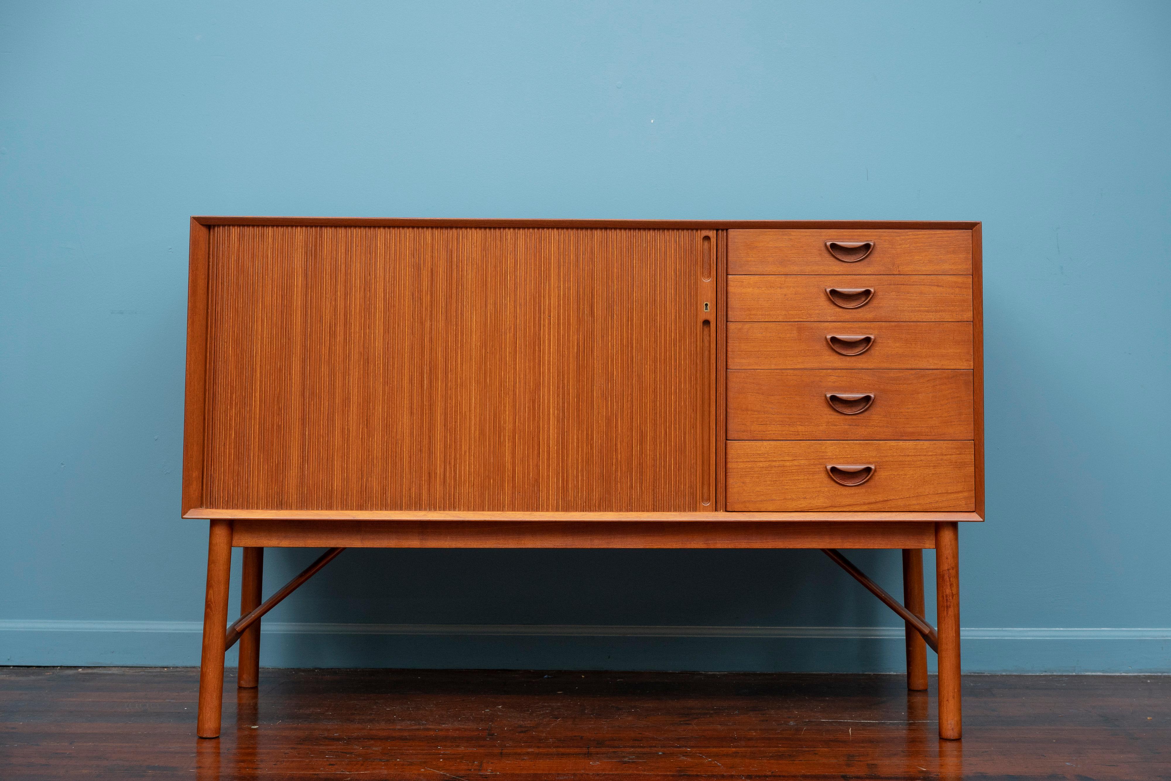 Scandinavo moderno Peter Hvidt & Orla Molgaard-Nielsen Credenza, Model 309 in vendita