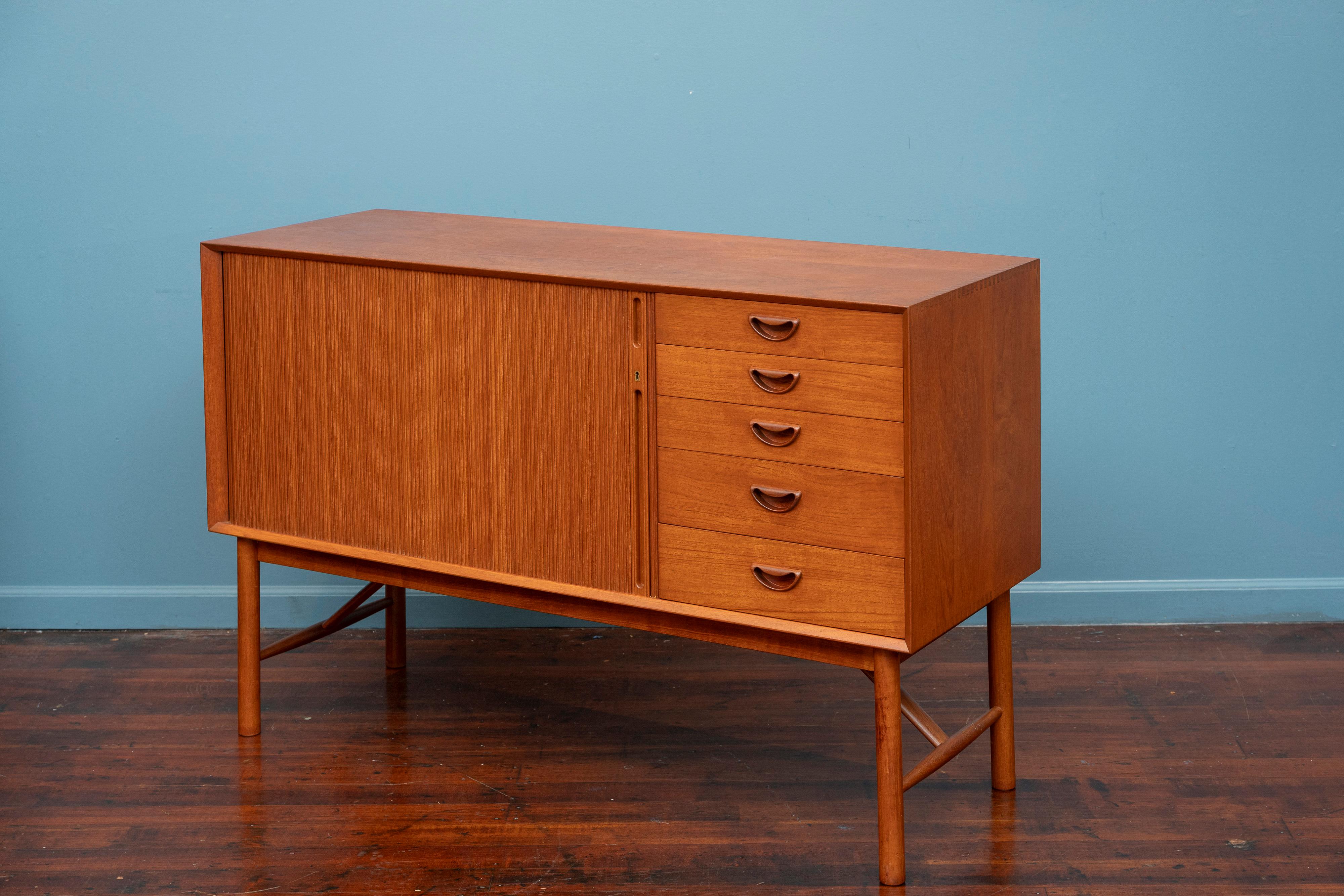 Metà XX secolo Peter Hvidt & Orla Molgaard-Nielsen Credenza, Model 309 in vendita