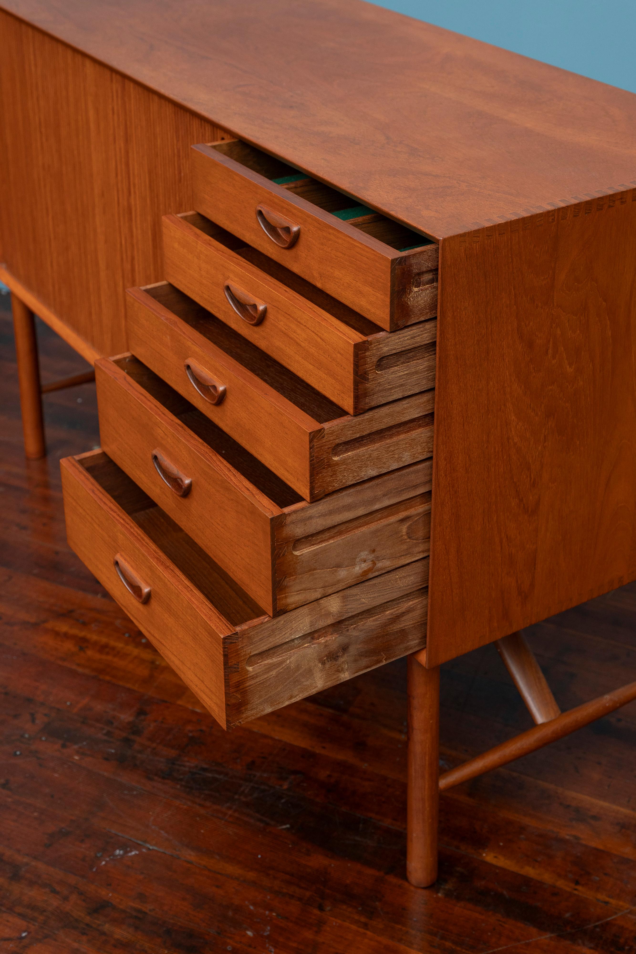 Teak Peter Hvidt & Orla Molgaard-Nielsen Credenza, Model 309 in vendita