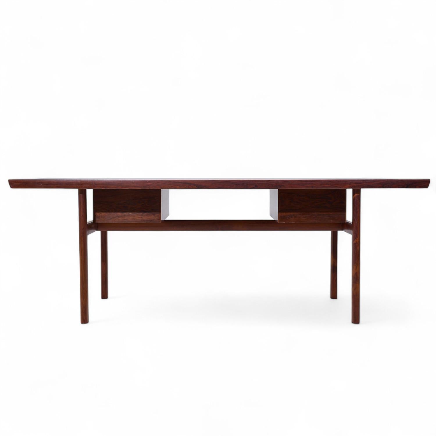 Bois de rose Peter Hvidt/Orla Molgaard-Nielsen pour Ludvig Pontoppidan Bureau de direction en bois de rose en vente