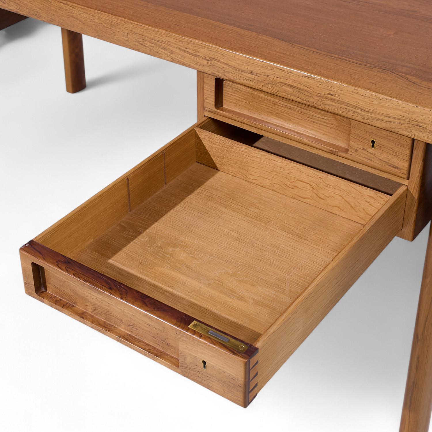 Peter Hvidt/Orla Molgaard-Nielsen pour Ludvig Pontoppidan Bureau de direction en bois de rose en vente 2