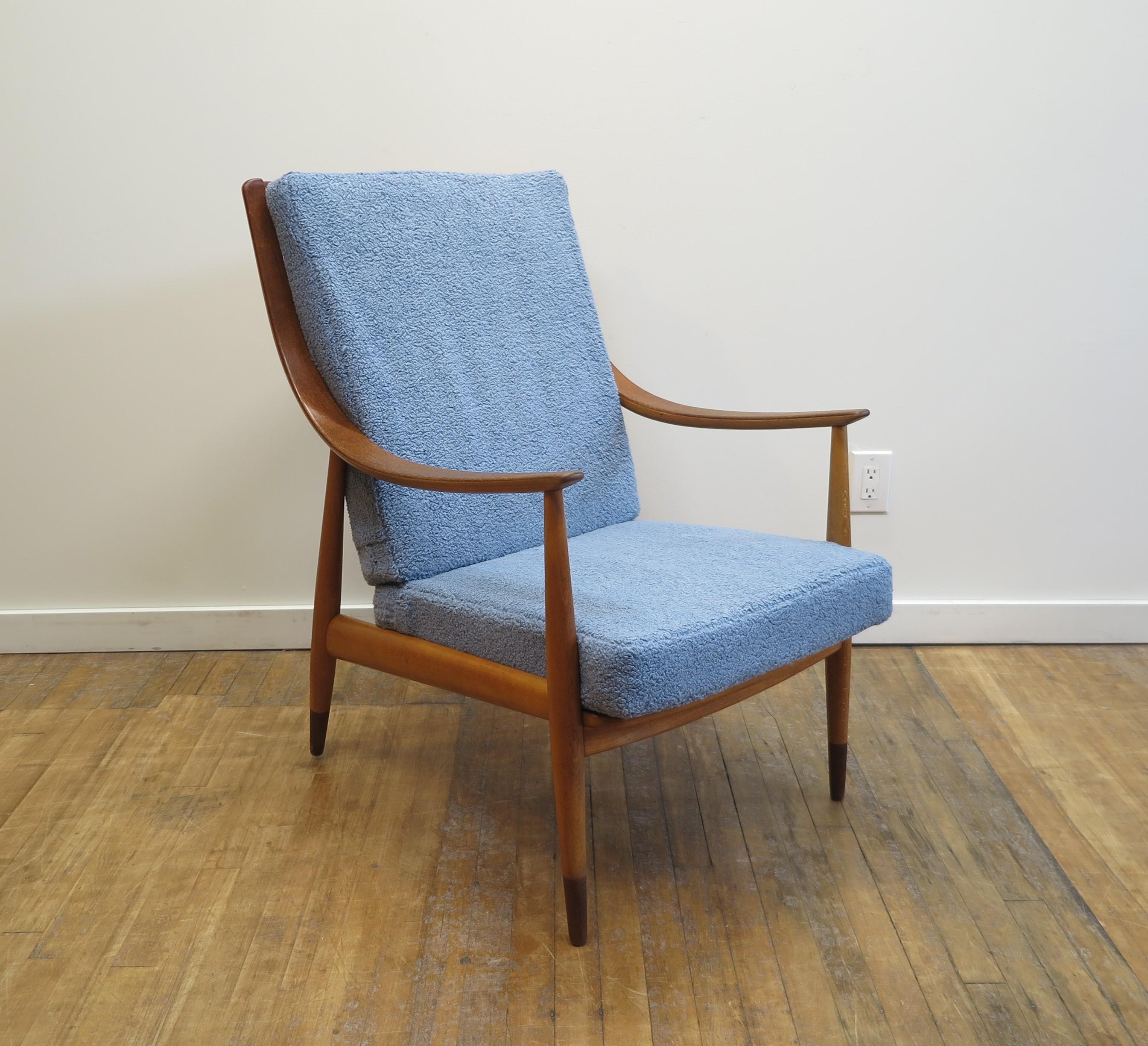 Peter Hvidt & Orla Molgaard Nielsen Lounge Chair FD-145 In Good Condition For Sale In New York, NY