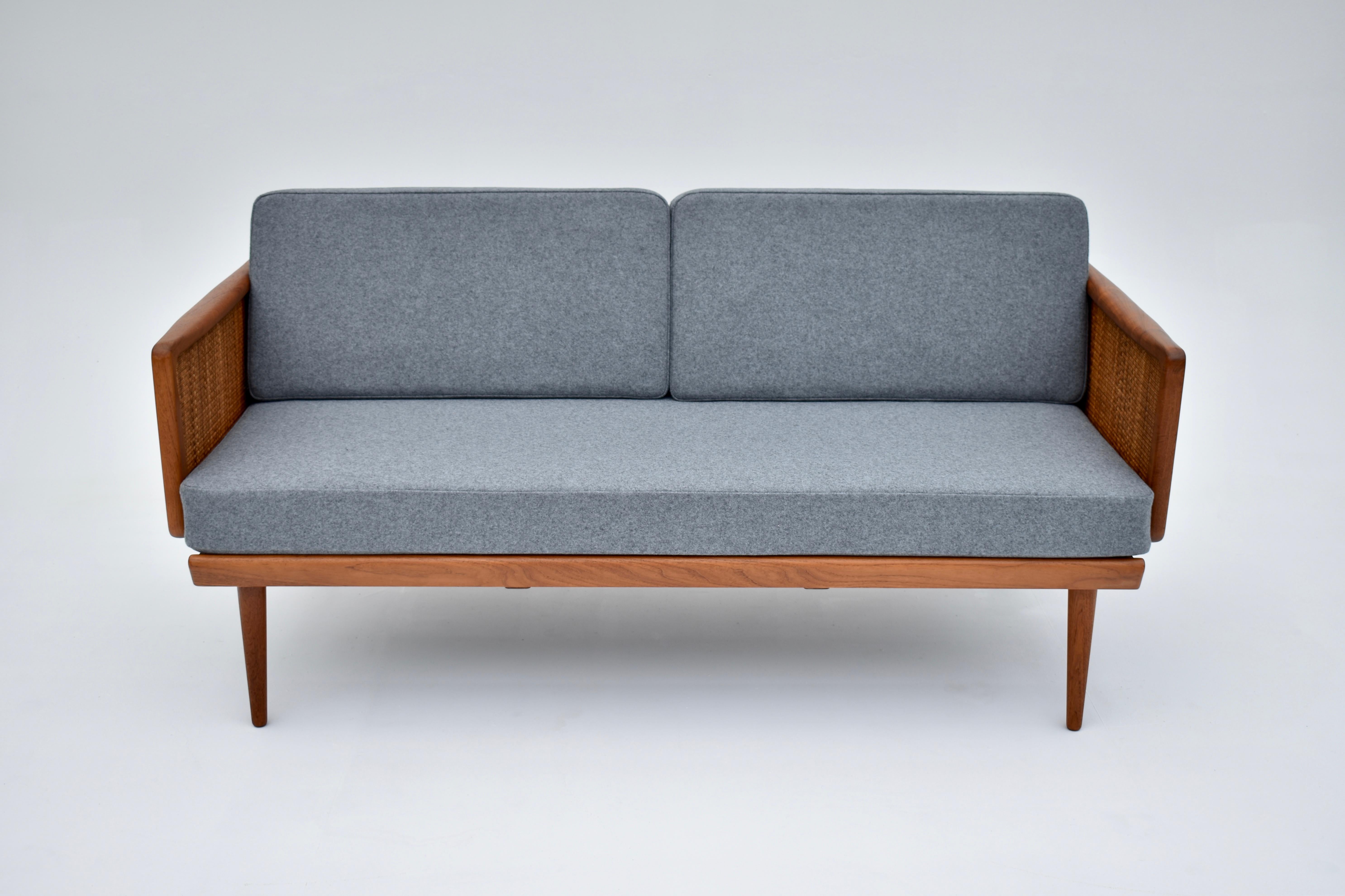 Peter Hvidt & Orla Molgaard Nielsen Model 453 Sofa/Daybed for France & Son 11